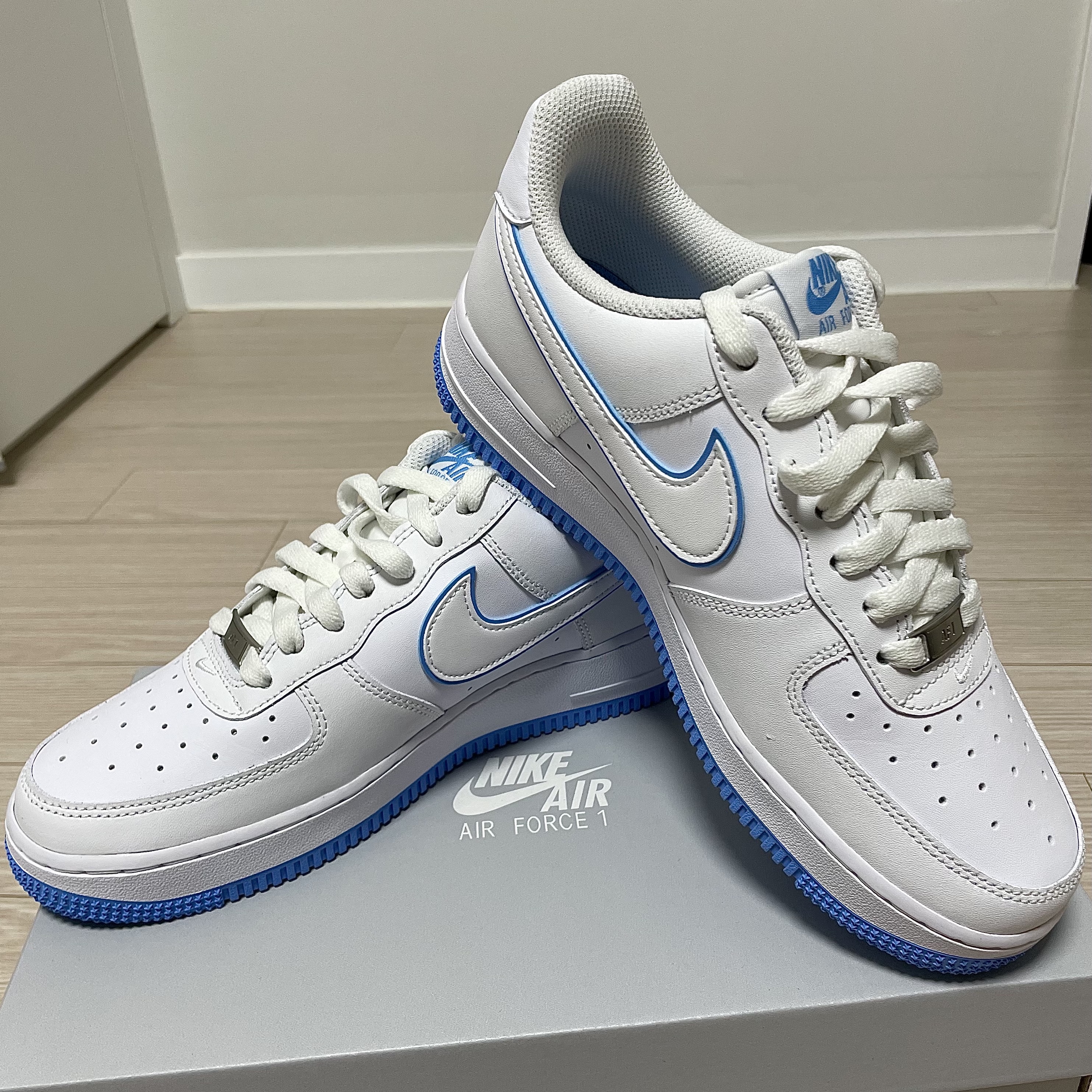 Nike Air Force 1 '07 White University Blue 착용 스타일