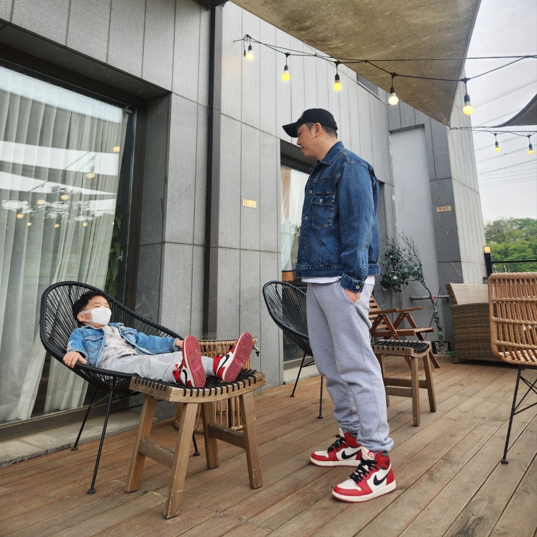 Jordan 1 Retro High OG Chicago 2022, (GS) Jordan 1 Retro High OG Chicago 2022 착용 스타일 - 4
