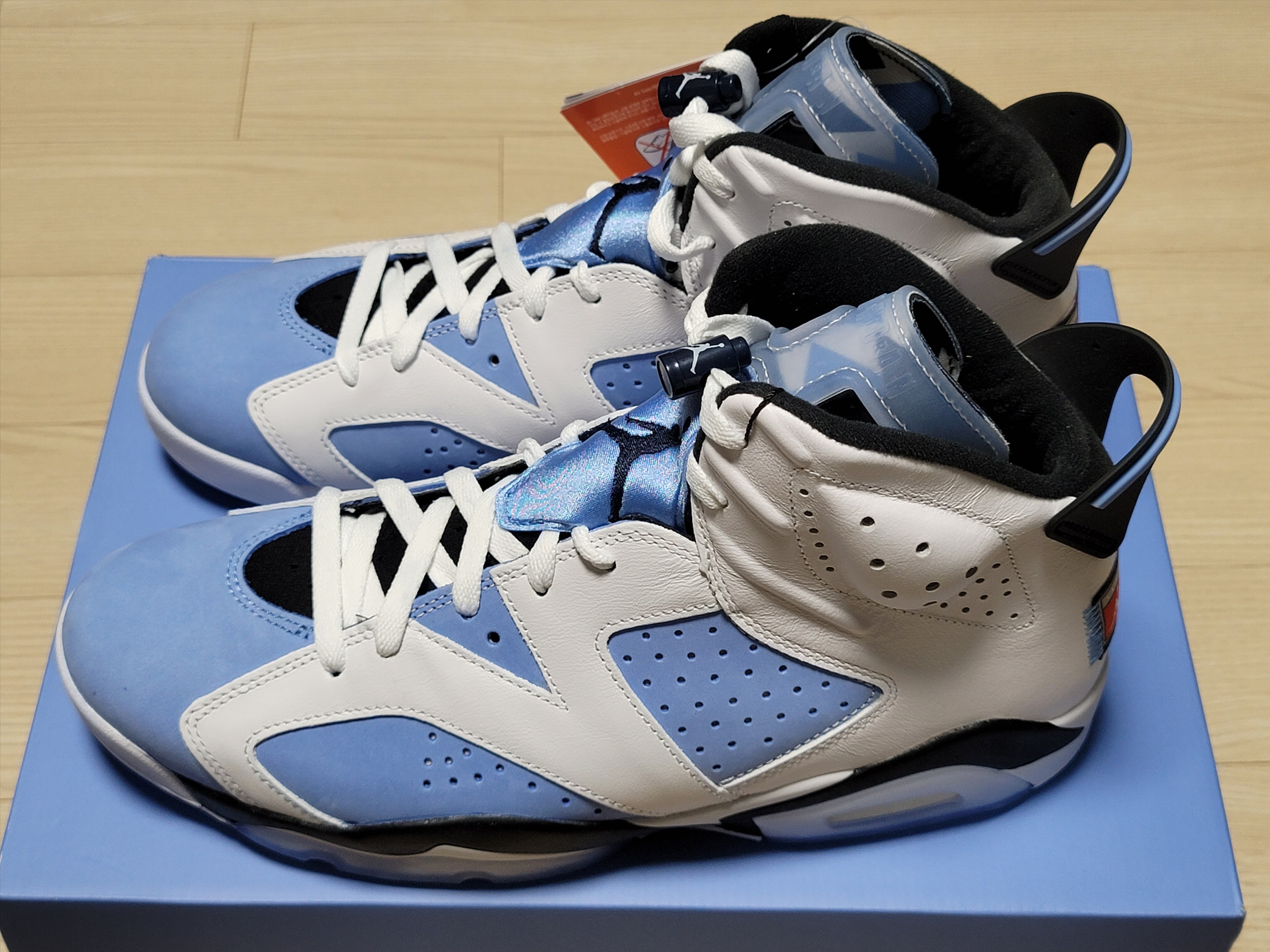 Jordan 6 Retro University Blue 착용 스타일