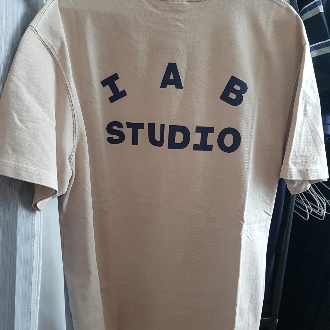IAB Studio Pigment T-Shirt Oatmeal 착용 스타일