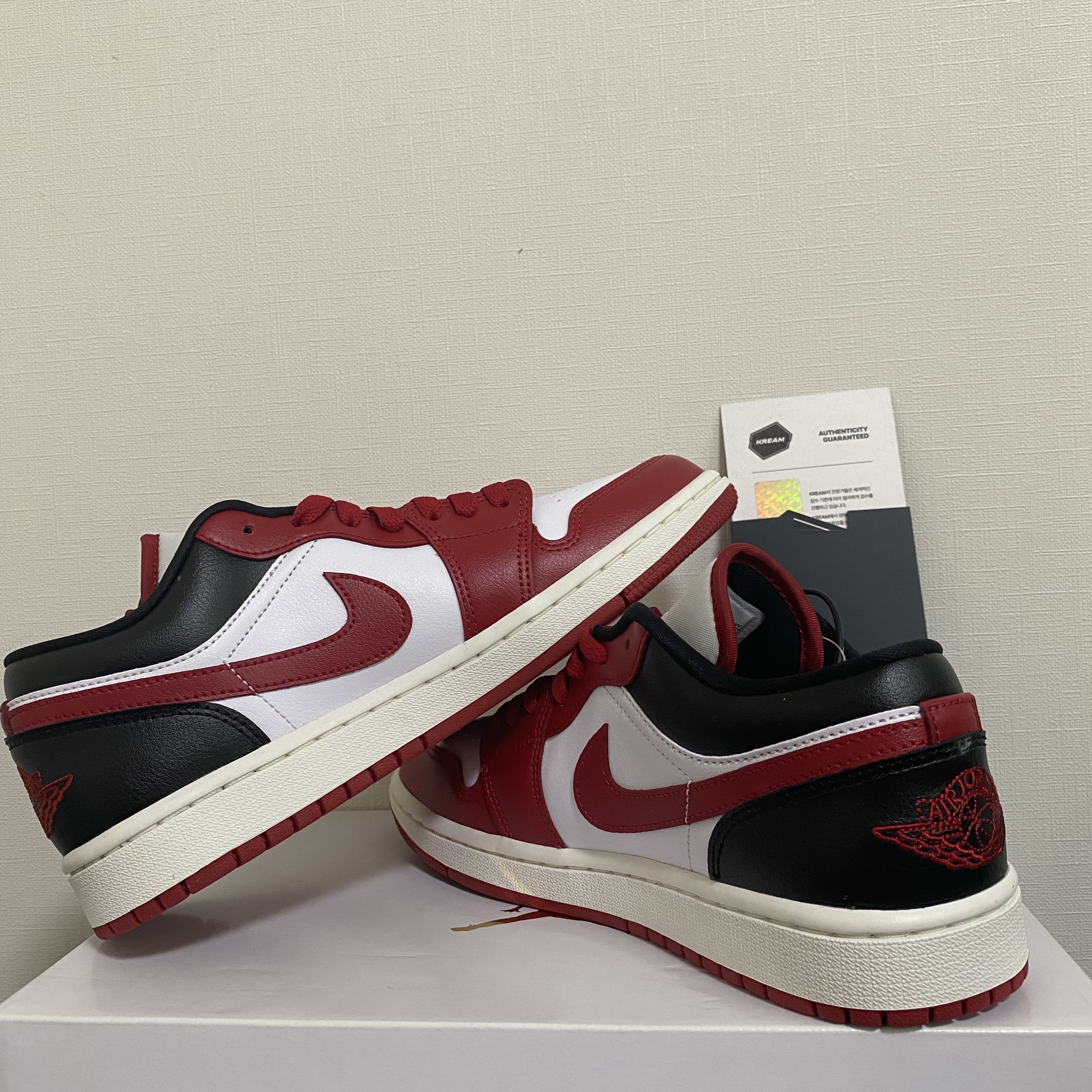 (W) Jordan 1 Low White Gym Red 착용 스타일