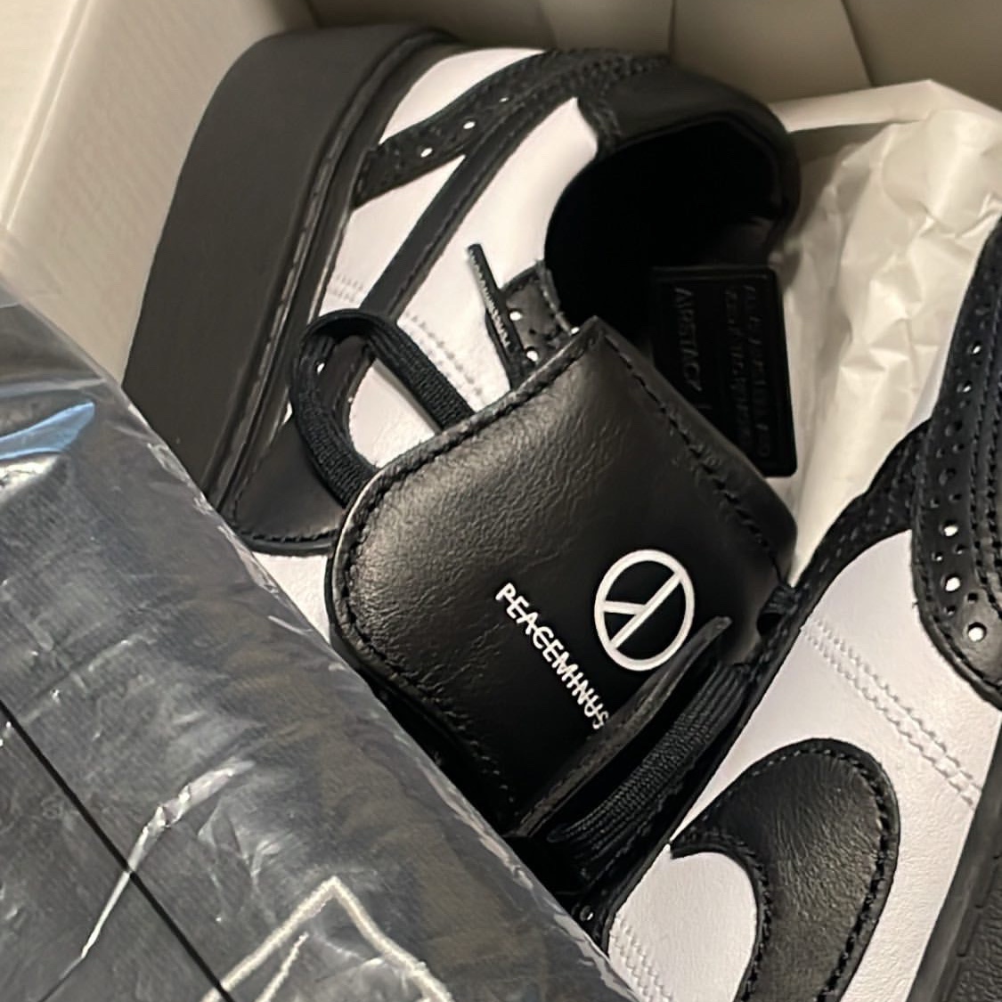 Nike x Peaceminusone Kwondo1 Black and White 착용 스타일