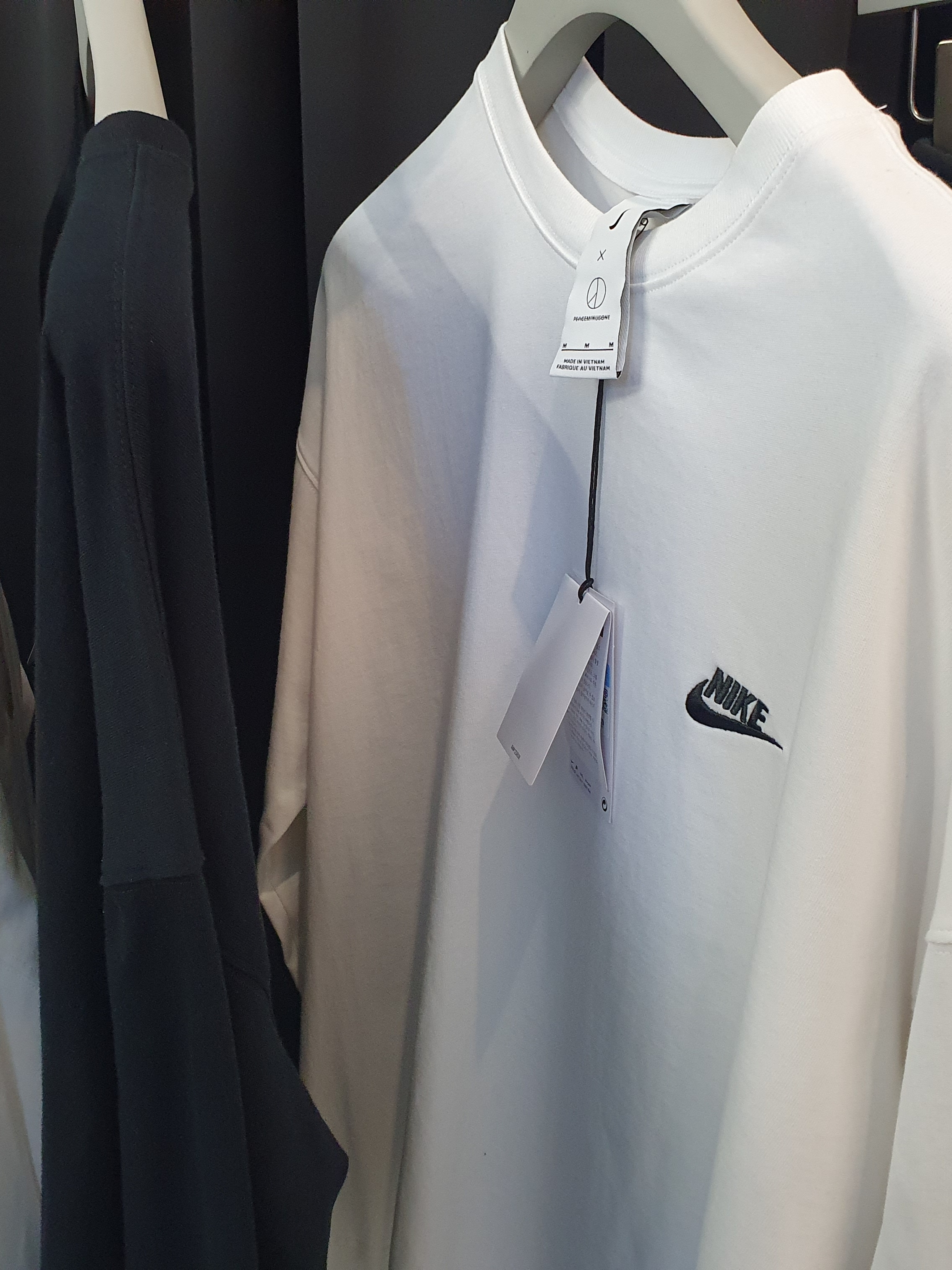 Nike x Peaceminusone LS T-Shirt White (DR0098-100) 착용 스타일