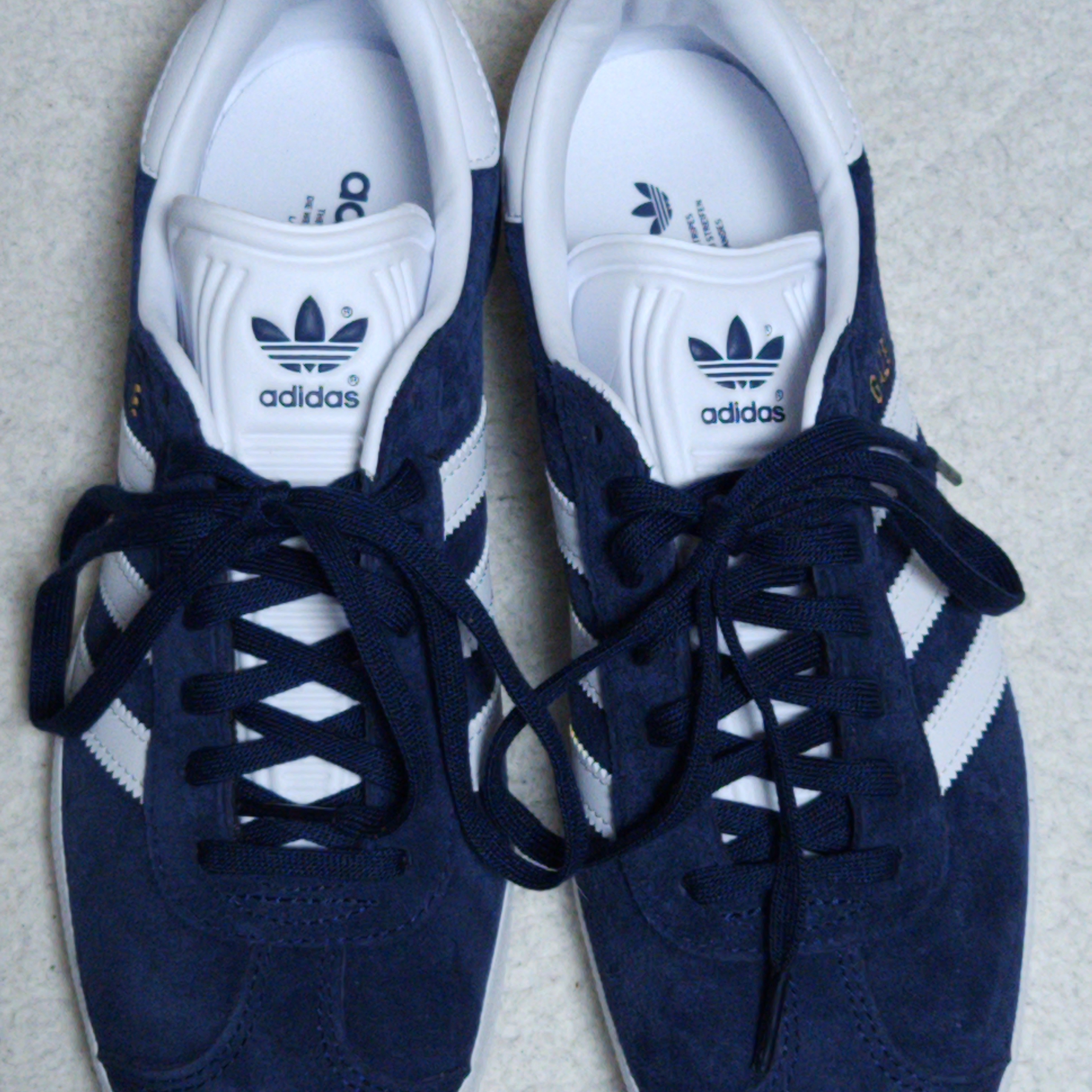 Adidas Gazelle Collegiate Navy 착용 스타일