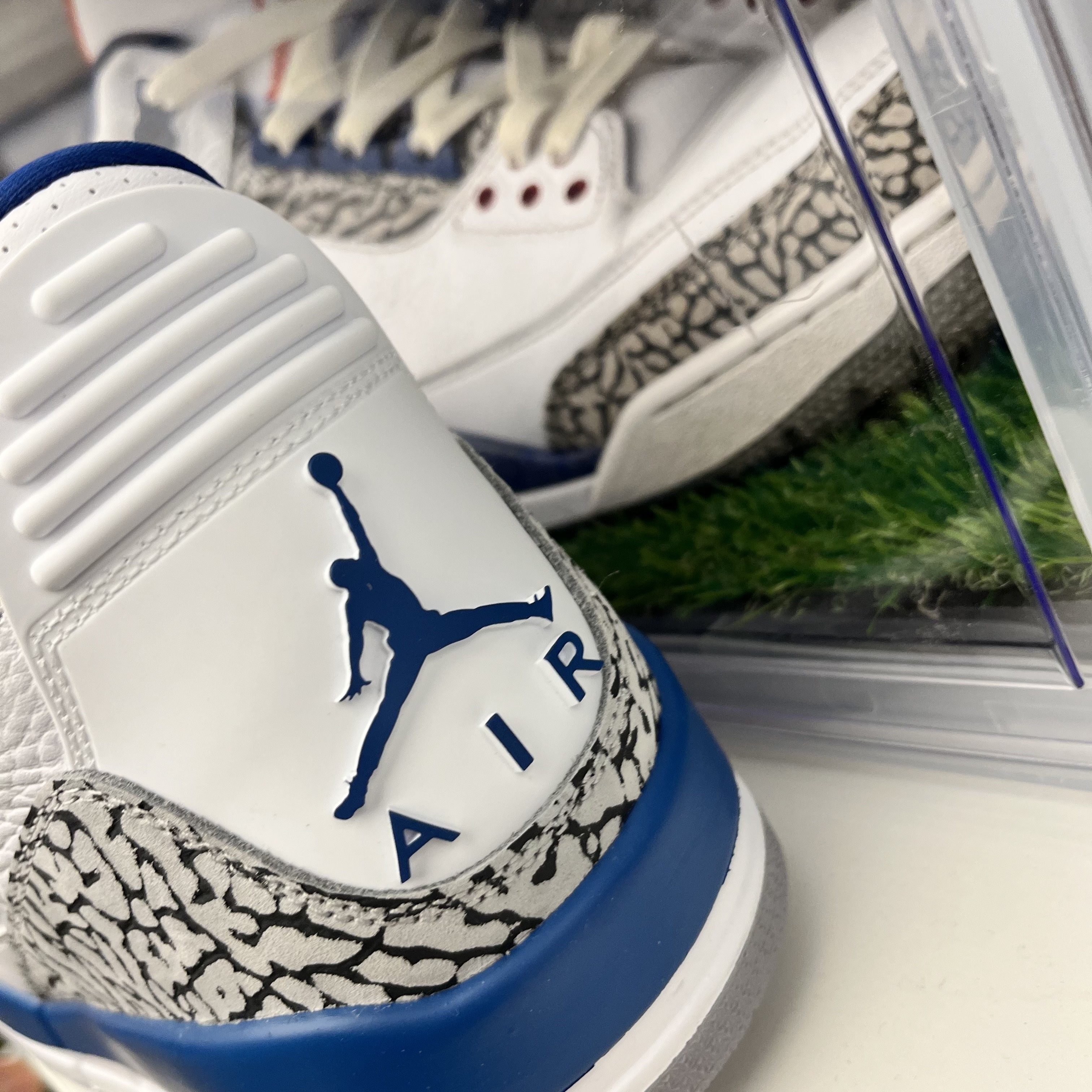 Jordan 3 Retro True Blue and Copper 착용 스타일 - 1