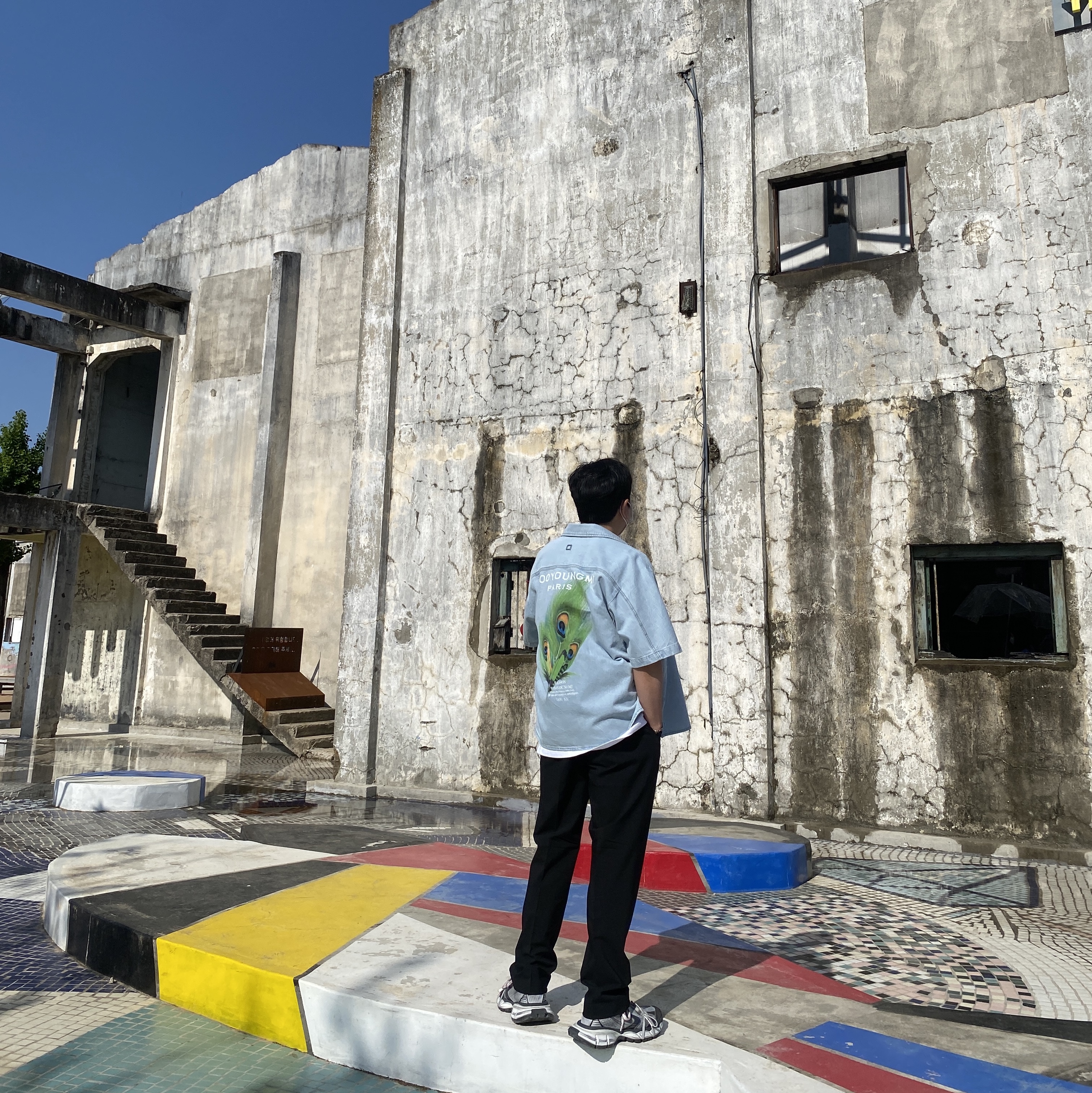 Wooyoungmi Denim Feather Back Logo Short Sleeve Shirt Blue - 23SS, Balenciaga 3XL Sneakers Grey White Red 착용 스타일 - 1