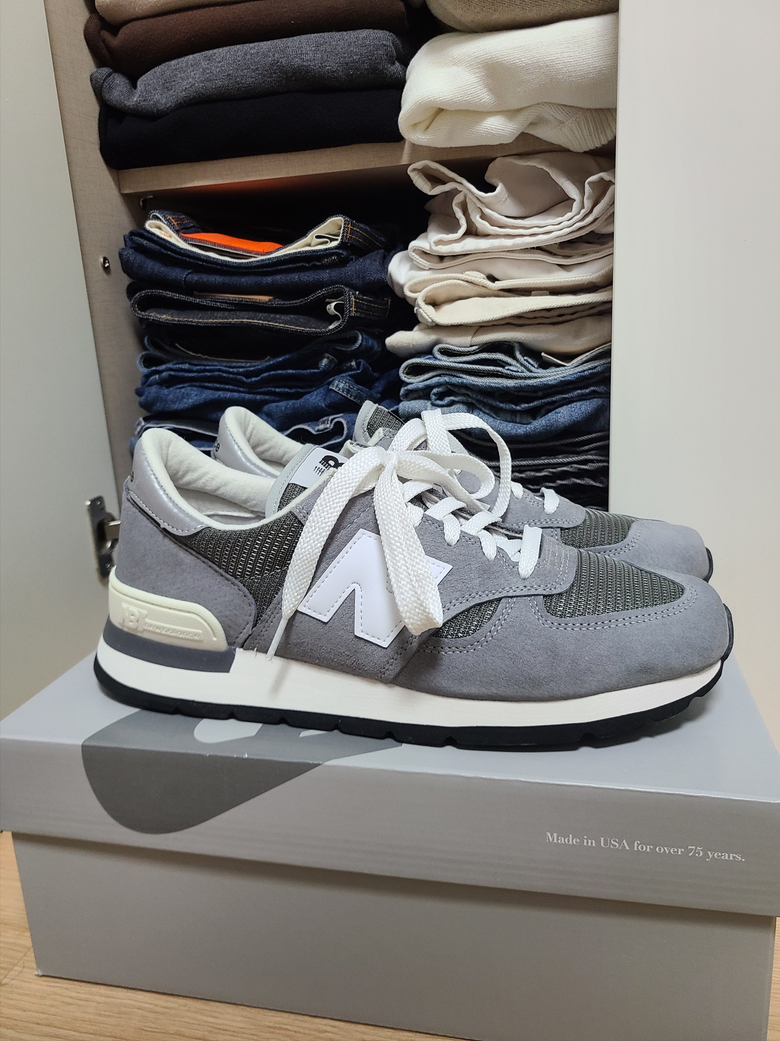 New Balance 990v1 Made in USA Grey White 착용 스타일