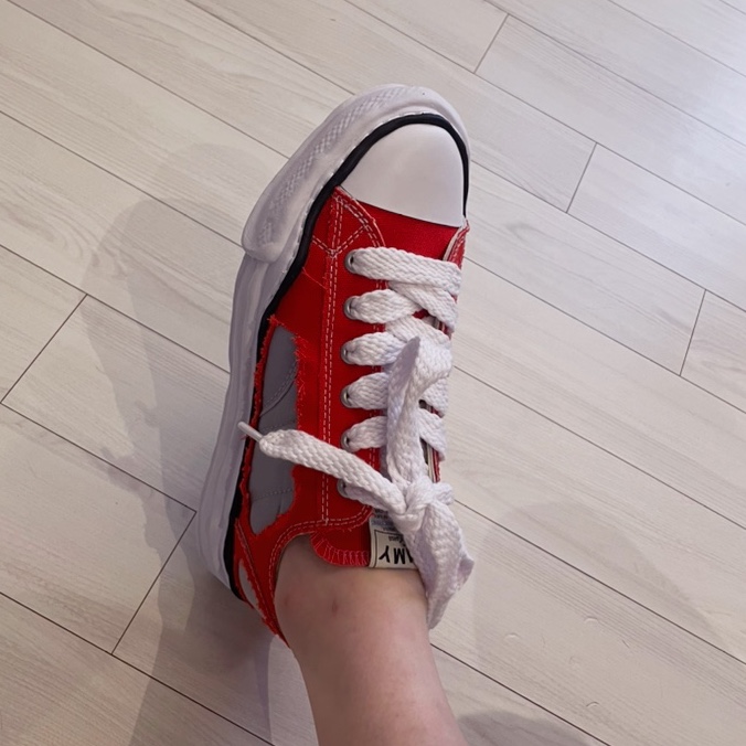 Maison Mihara Yasuhiro x 71 Michael OG Sole Sneakers Red 착용 스타일