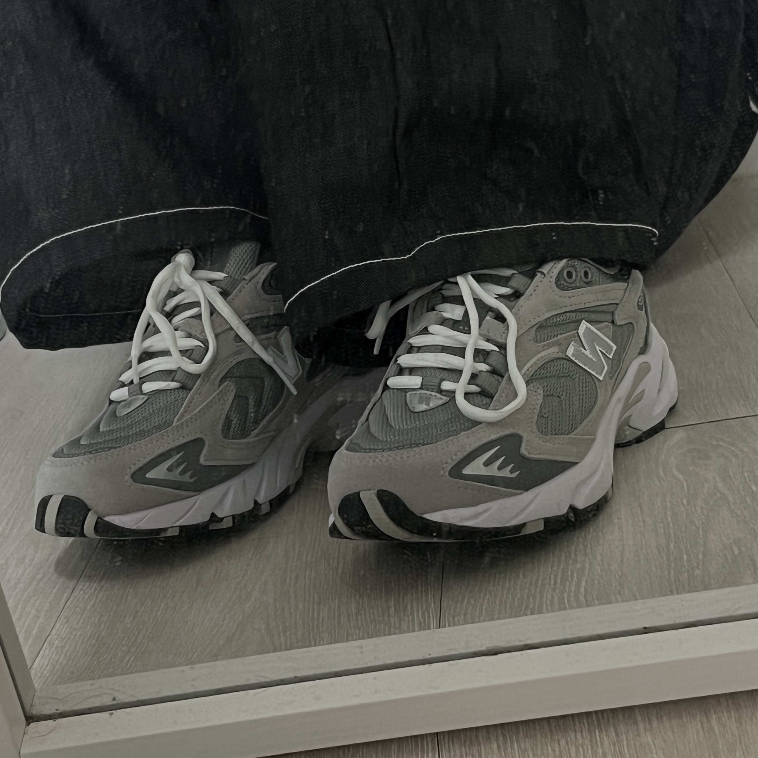 New Balance 725 Grey 착용 스타일