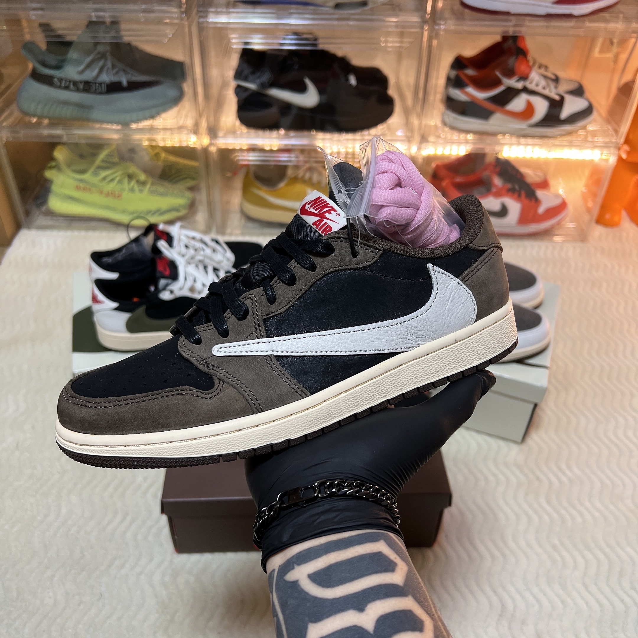 Jordan 1 x Travis Scott Retro Low OG SP Mocha 착용 스타일