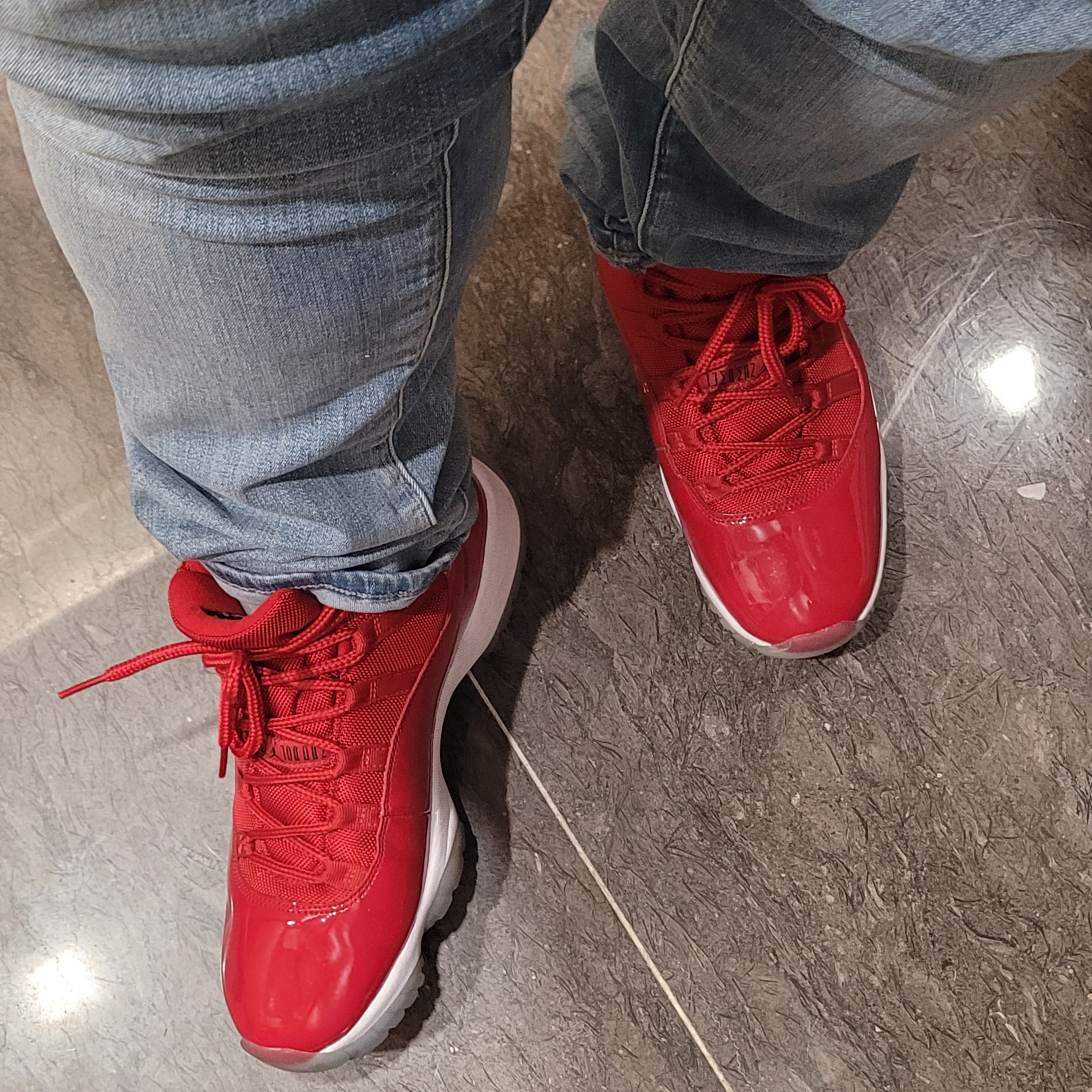 Jordan 11 Retro Win Like 96 Gym Red 착용 스타일