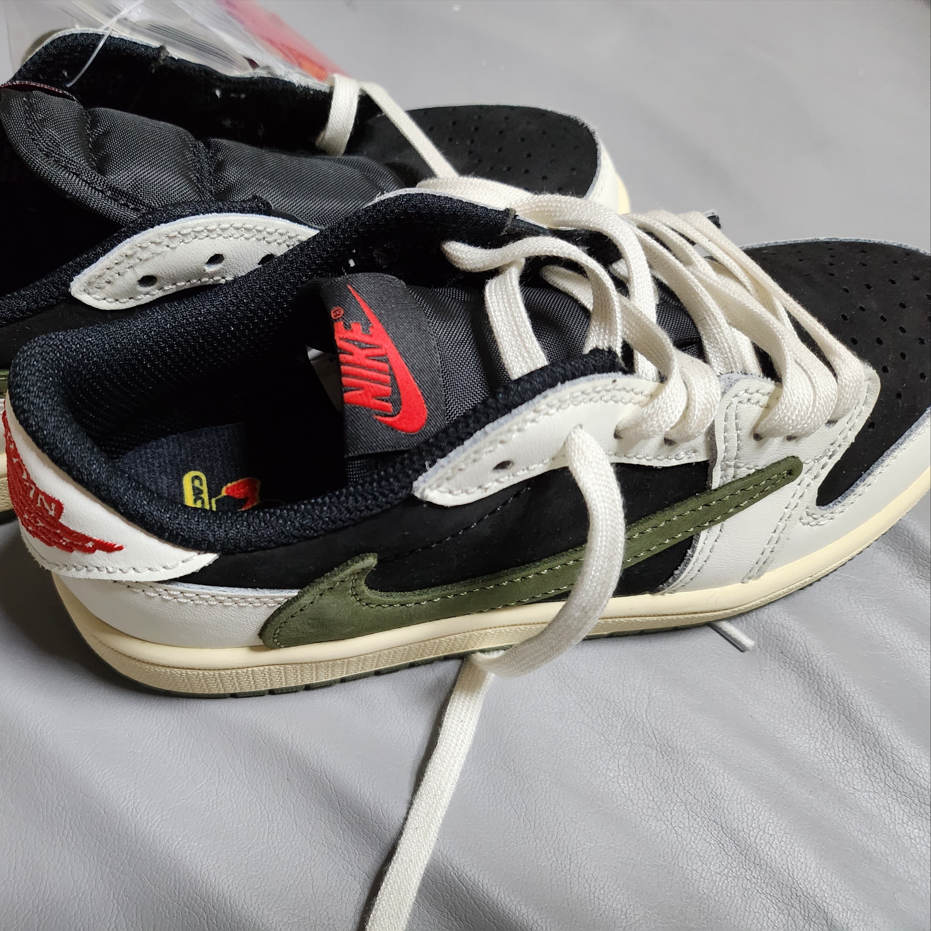 (PS) Jordan 1 x Travis Scott Retro Low OG SP Medium Olive 착용 스타일