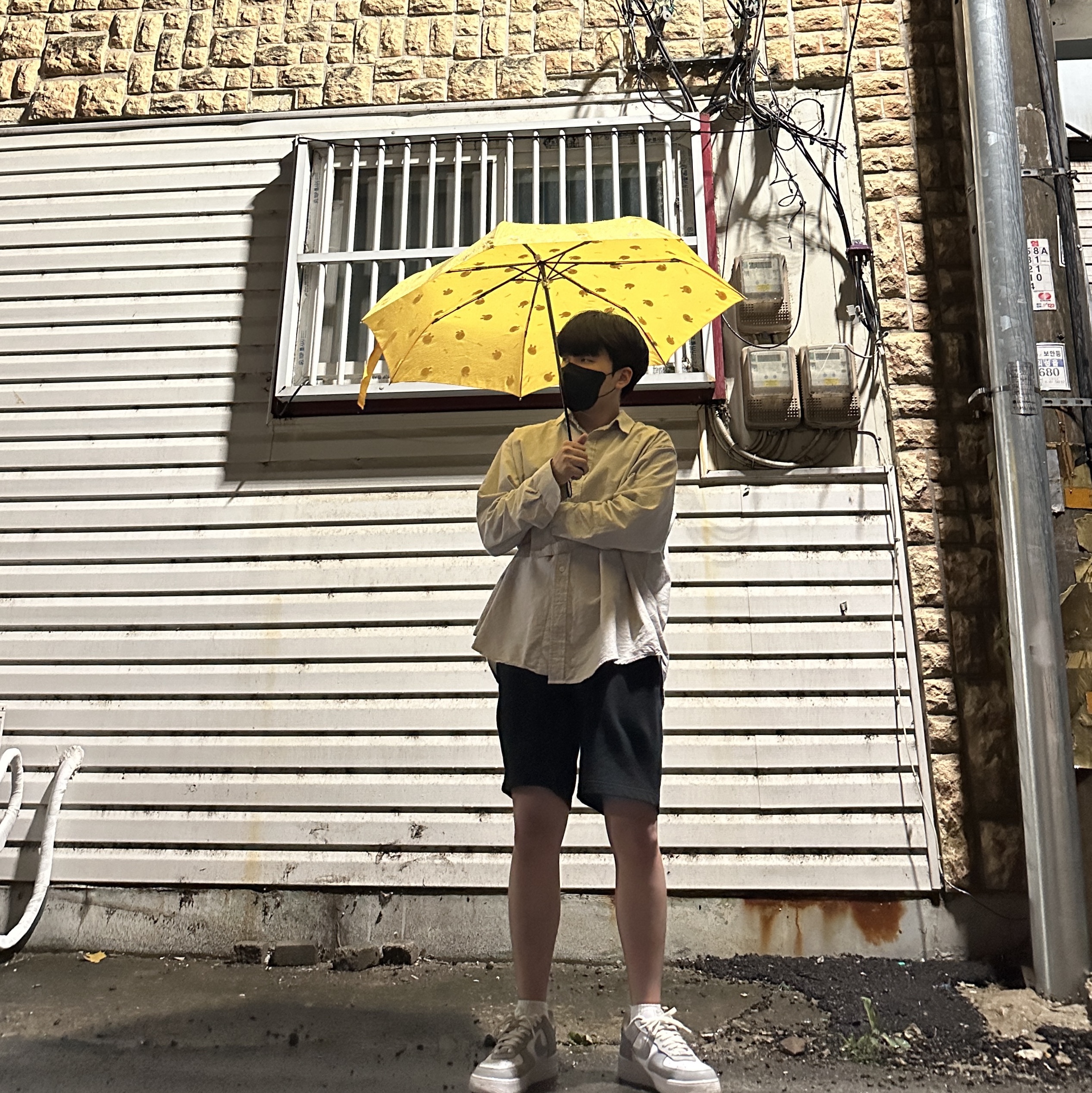 Nike Air Force 1 Low White Grey, Maison Kitsune Fox Head Patch Classic T-Shirt White 착용 스타일