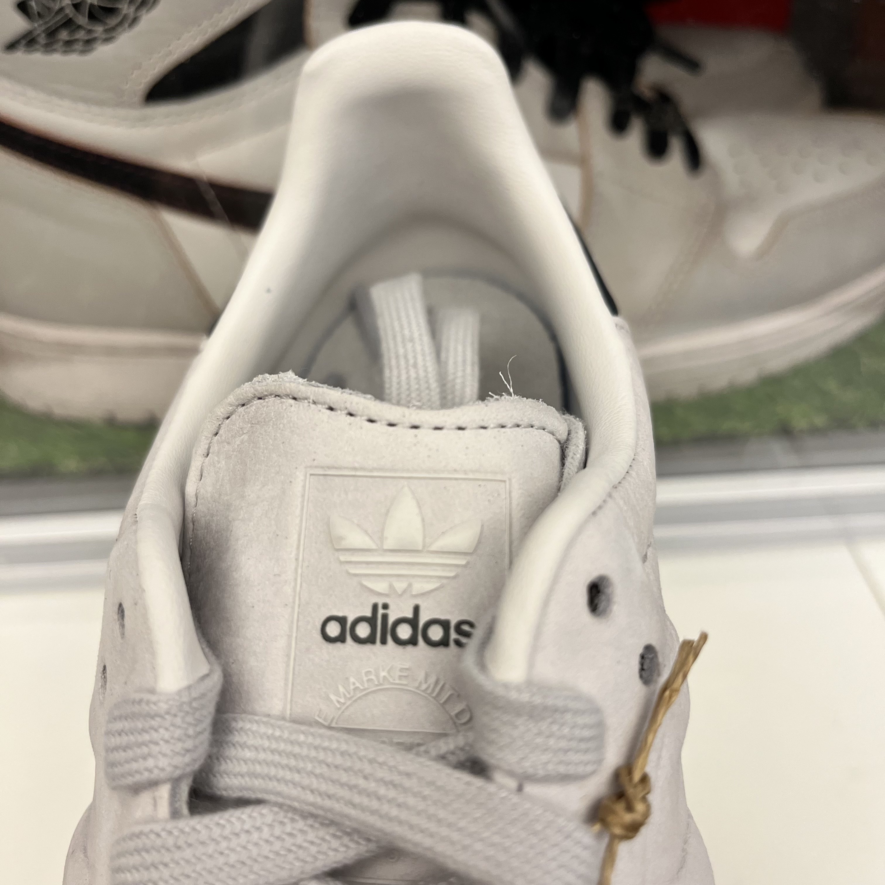 Adidas Samba Grey One 착용 스타일 - 2