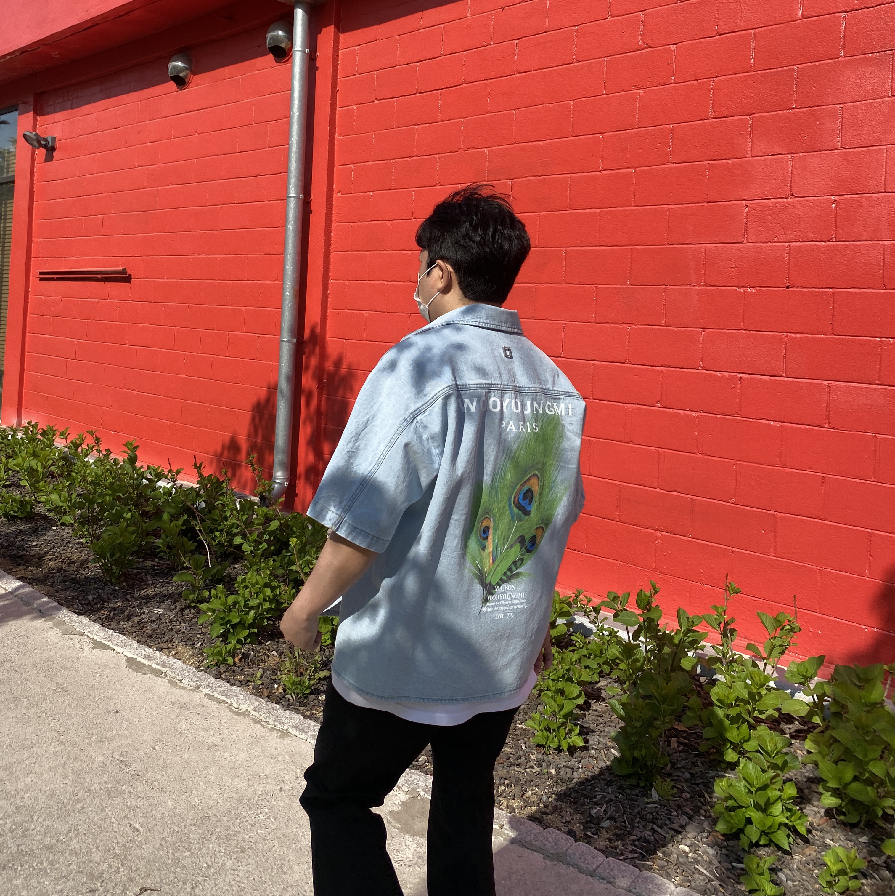 Wooyoungmi Denim Feather Back Logo Short Sleeve Shirt Blue - 23SS, Balenciaga 3XL Sneakers Grey White Red 착용 스타일 - 2