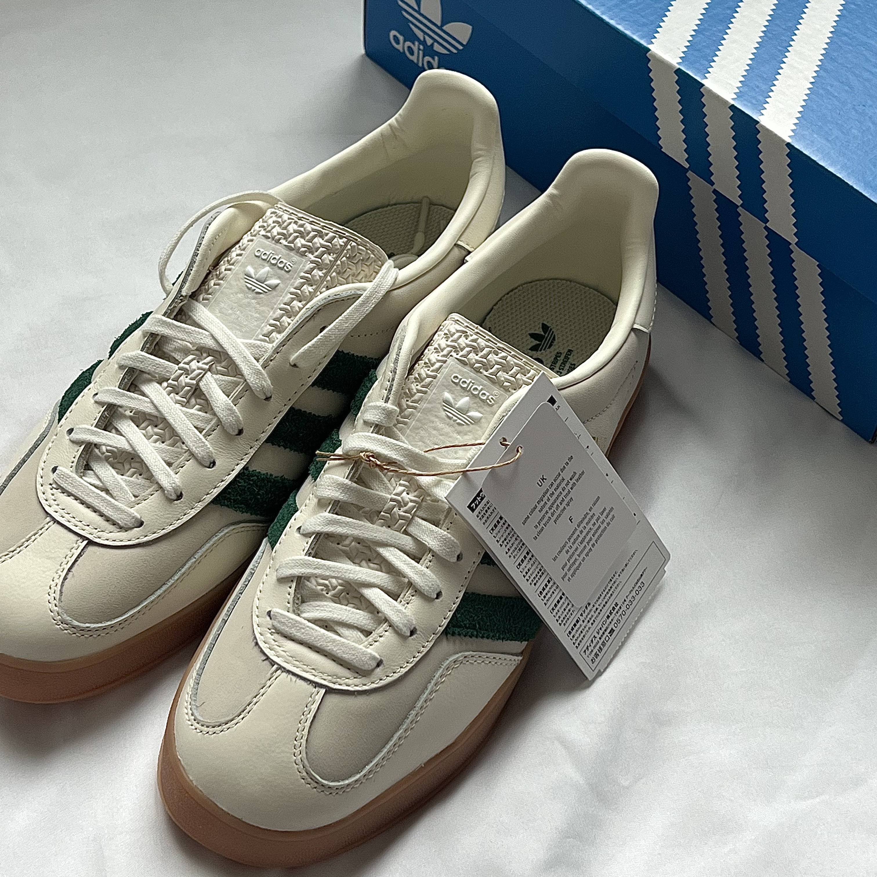Adidas x Emmi Gazelle Indoor Off White Dark Green 착용 스타일