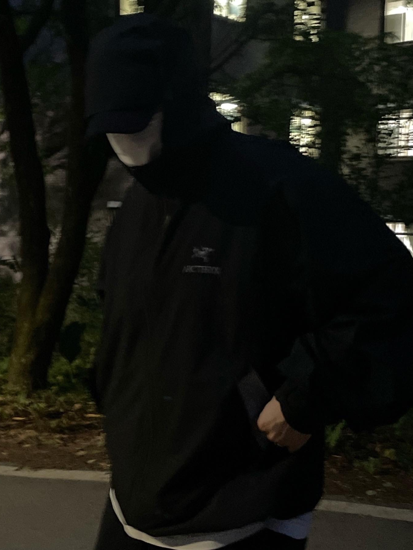 Arc'teryx Beta Jacket Black 착용 스타일 - 1