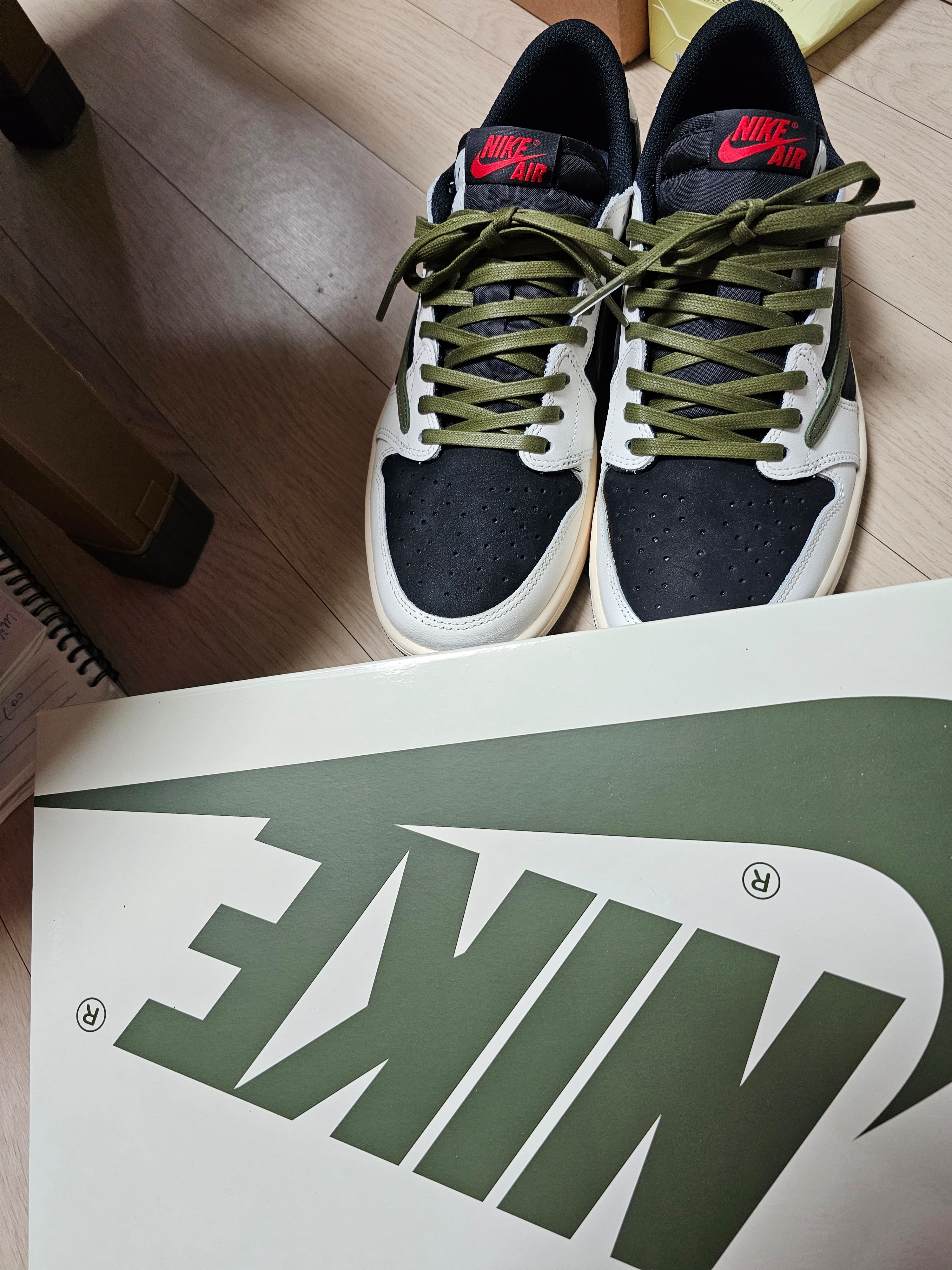 (W) Jordan 1 x Travis Scott Retro Low OG SP Medium Olive 착용 스타일