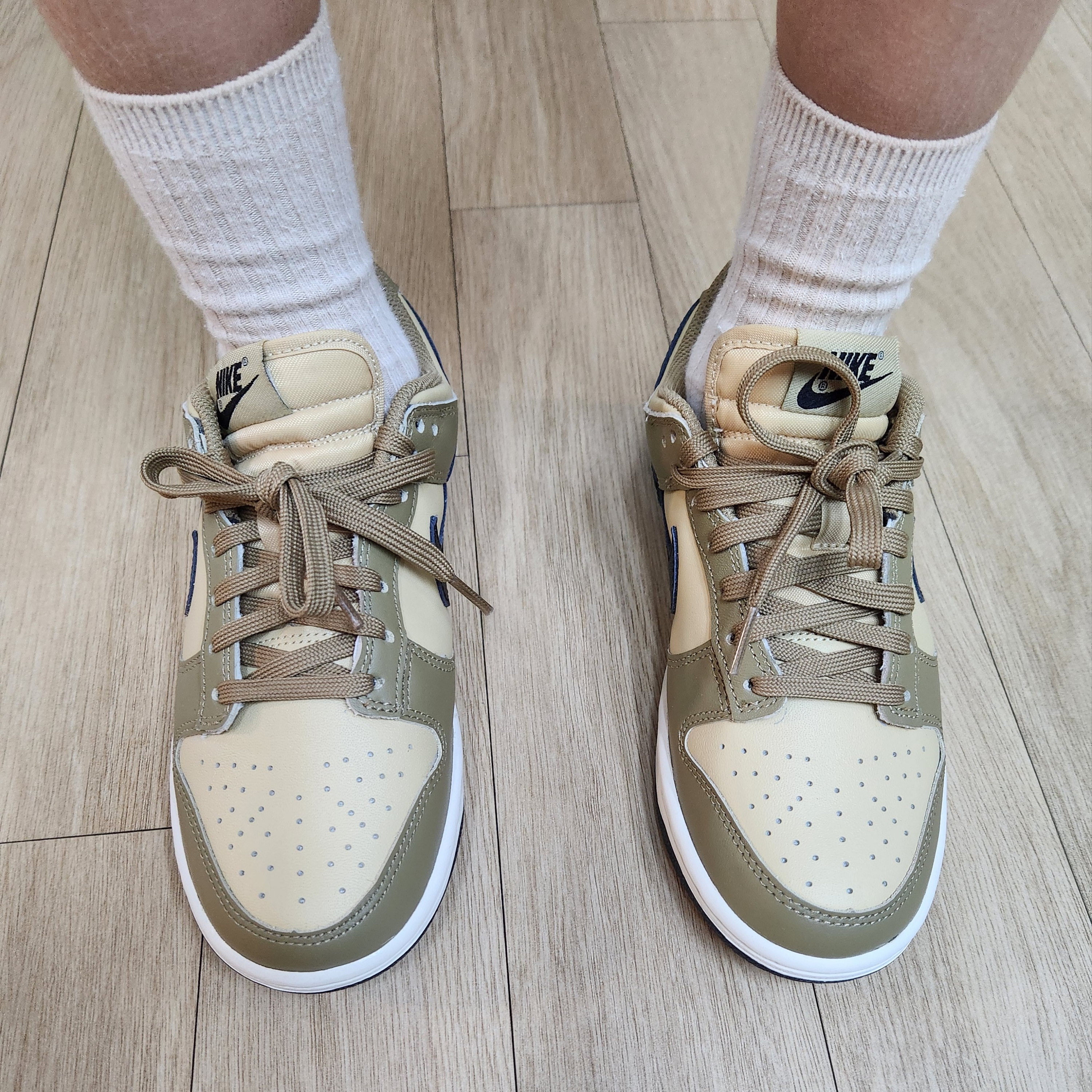 (W) Nike Dunk Low Dark Driftwood 착용 스타일