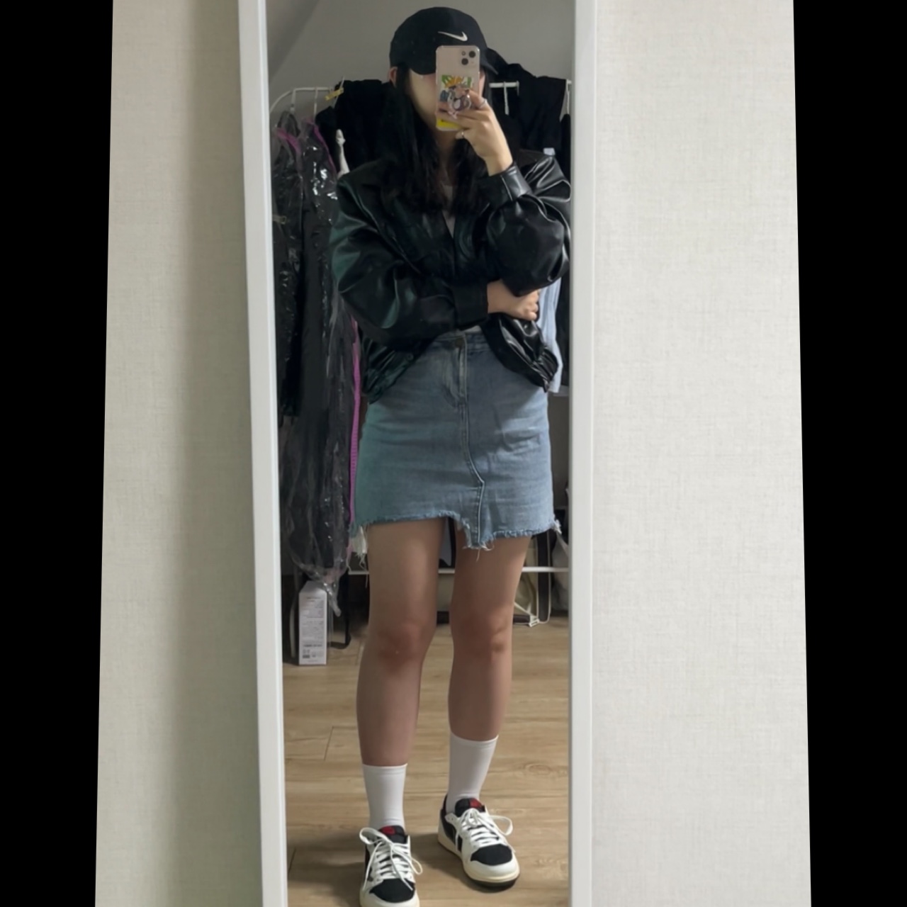 (W) Jordan 1 x Travis Scott Retro Low OG SP Medium Olive, Nike Dri-Fit AeroBill Featherlight Perforated Running Cap Black 착용 스타일 - 1