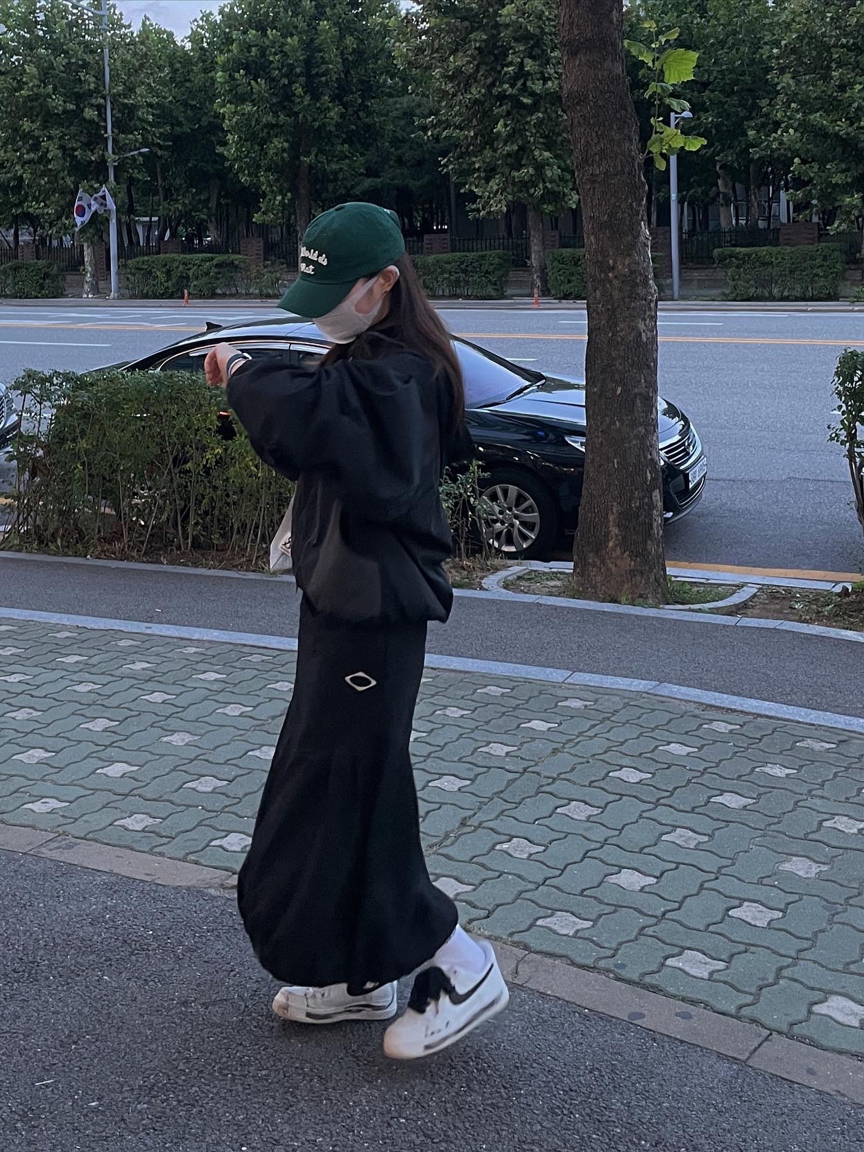 (W) 미스치프 FW 컬러블록 윈드브레이커 블랙, 나이키 x 피스마이너스원 에어포스 1 로우 파라노이즈 2.0 착용 스타일 - 2