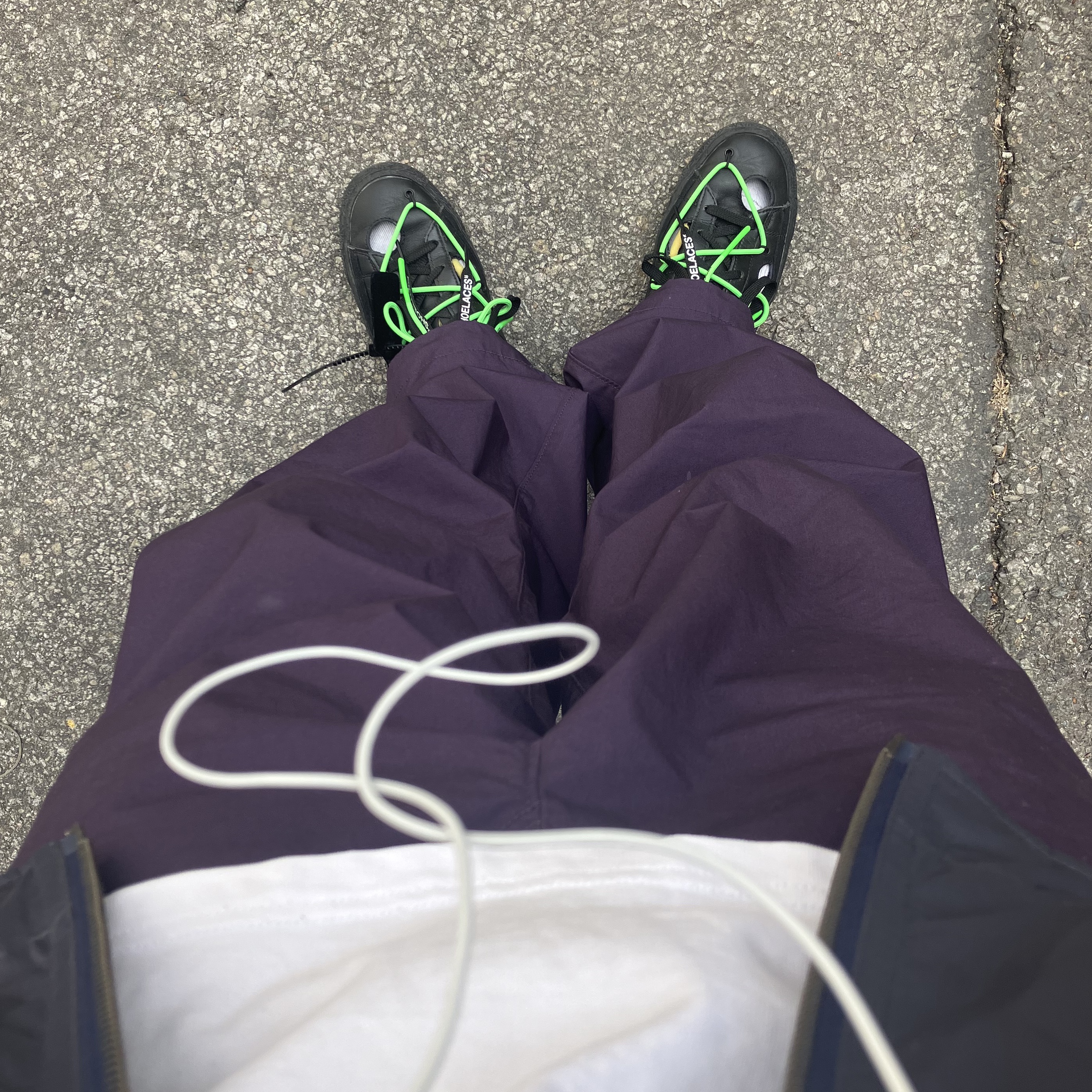 Nike x Off-White Blazer Low '77 Black and Electro Green 착용 스타일