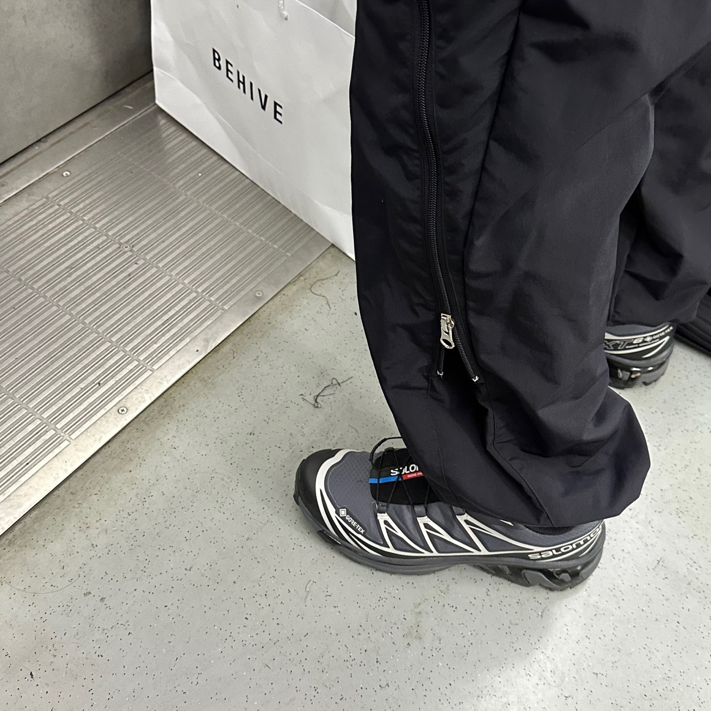 Salomon XT-6 Gore-Tex Black Ebony 착용 스타일