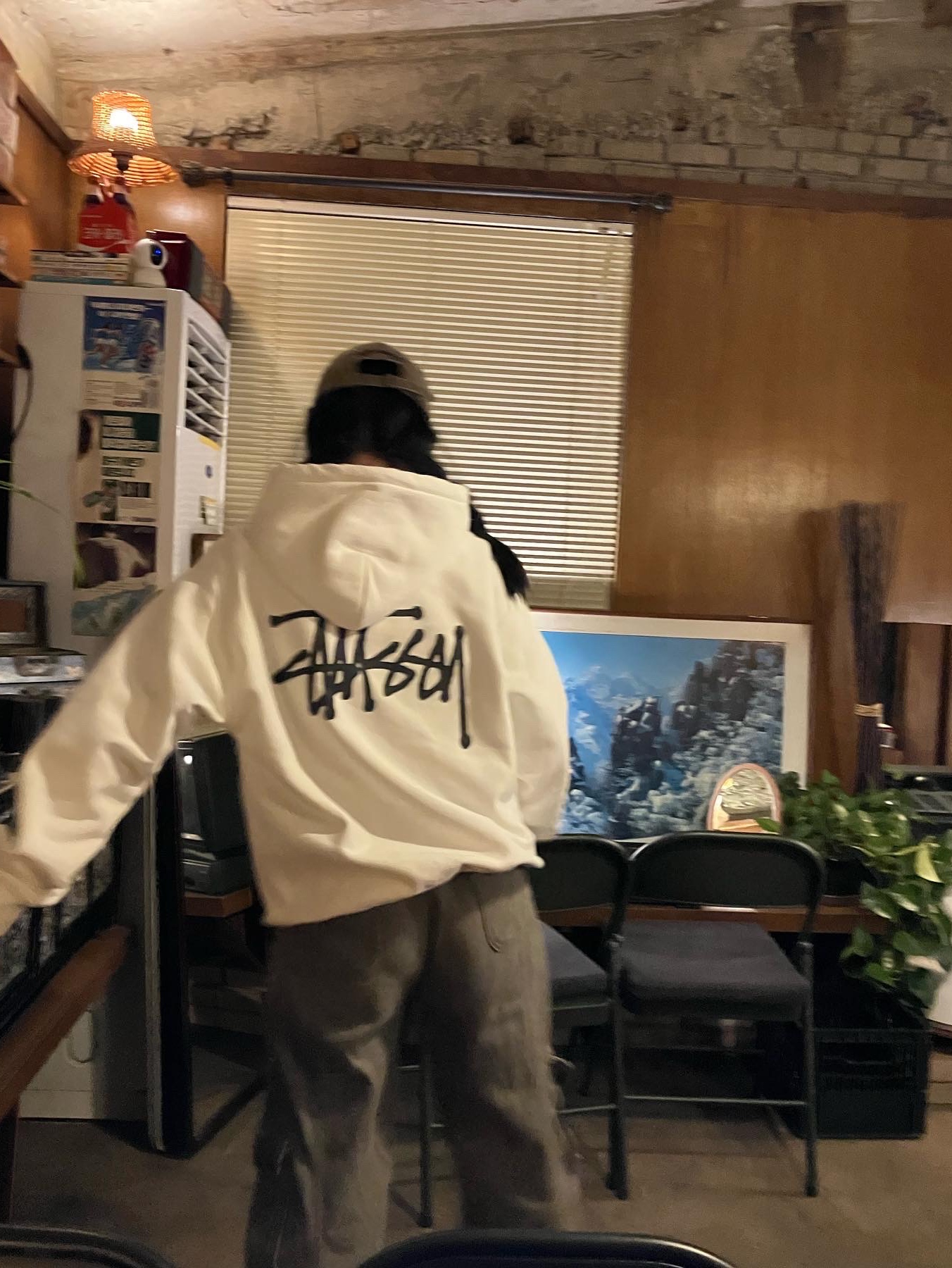 Stussy Basic Stussy Hoodie White 2022, A.P.C. Daniela Shopping Bag Indigo 착용 스타일 - 1