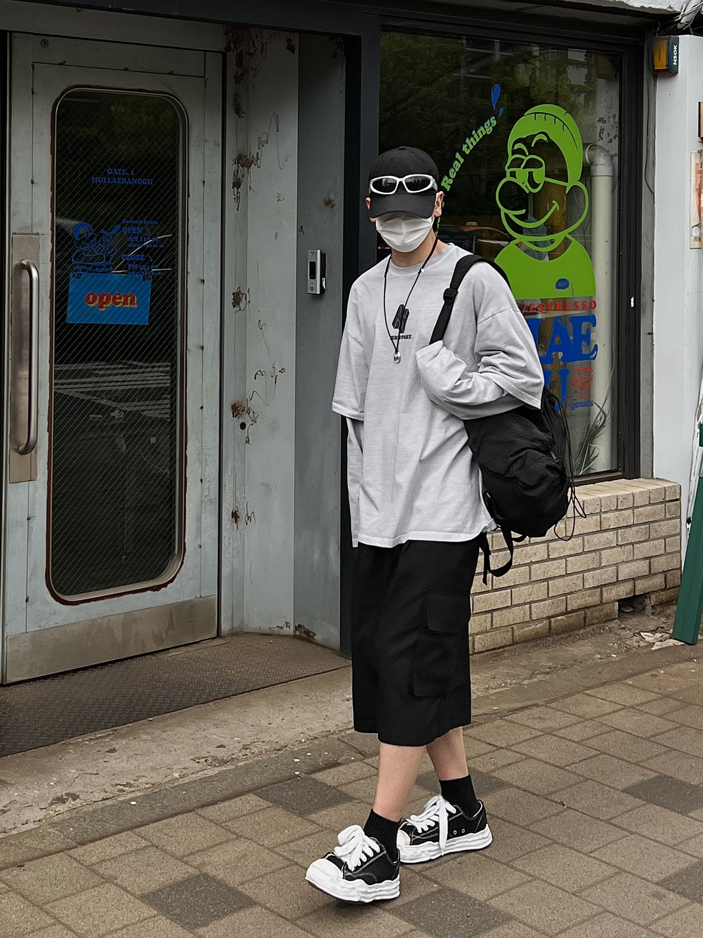 Maison Mihara Yasuhiro Hank OG Sole Canvas Low-top Sneakers Black 착용 스타일 - 1
