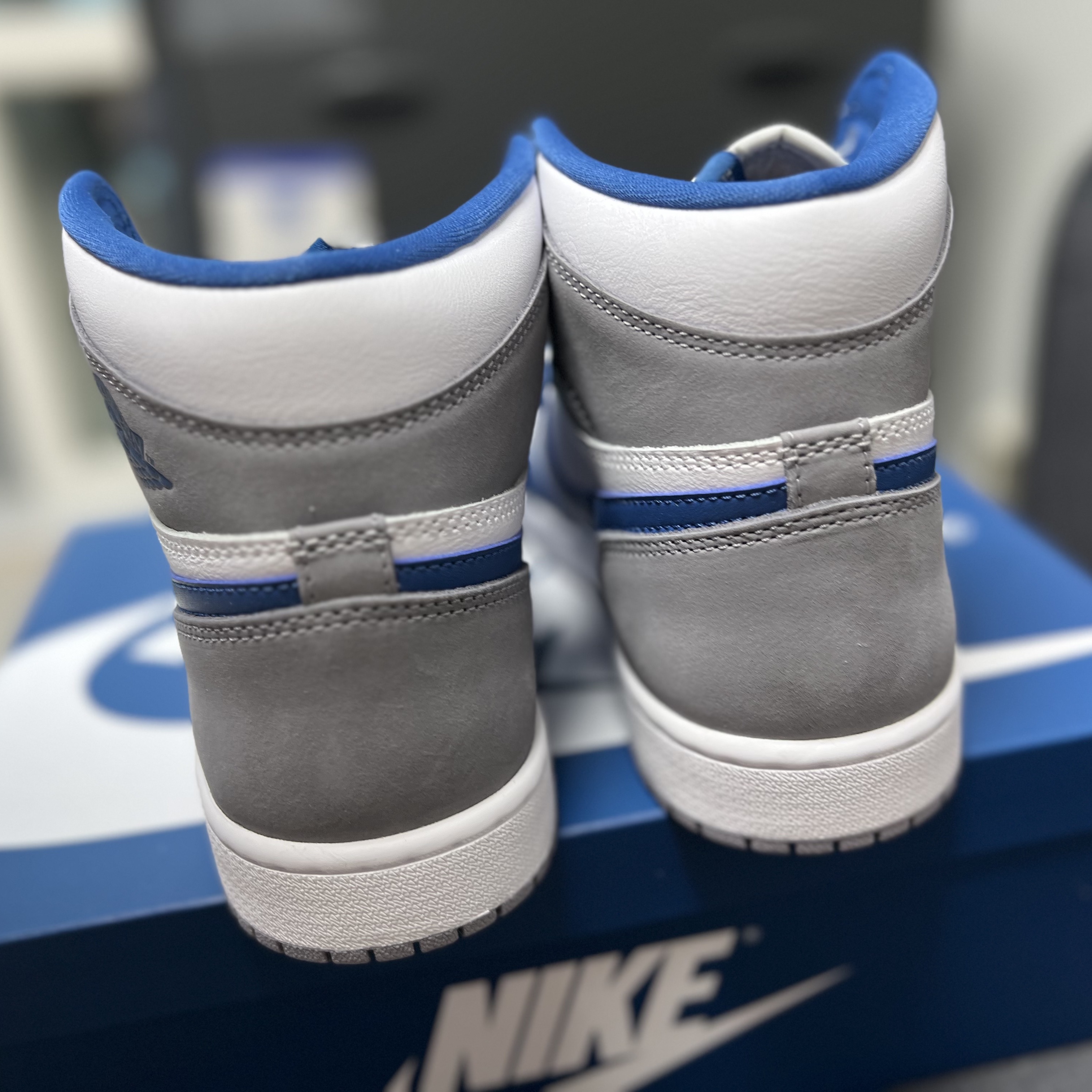 Jordan 1 Retro High OG True Blue 착용 스타일 - 3