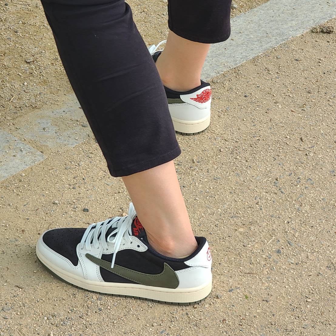 (W) Jordan 1 x Travis Scott Retro Low OG SP Medium Olive 착용 스타일