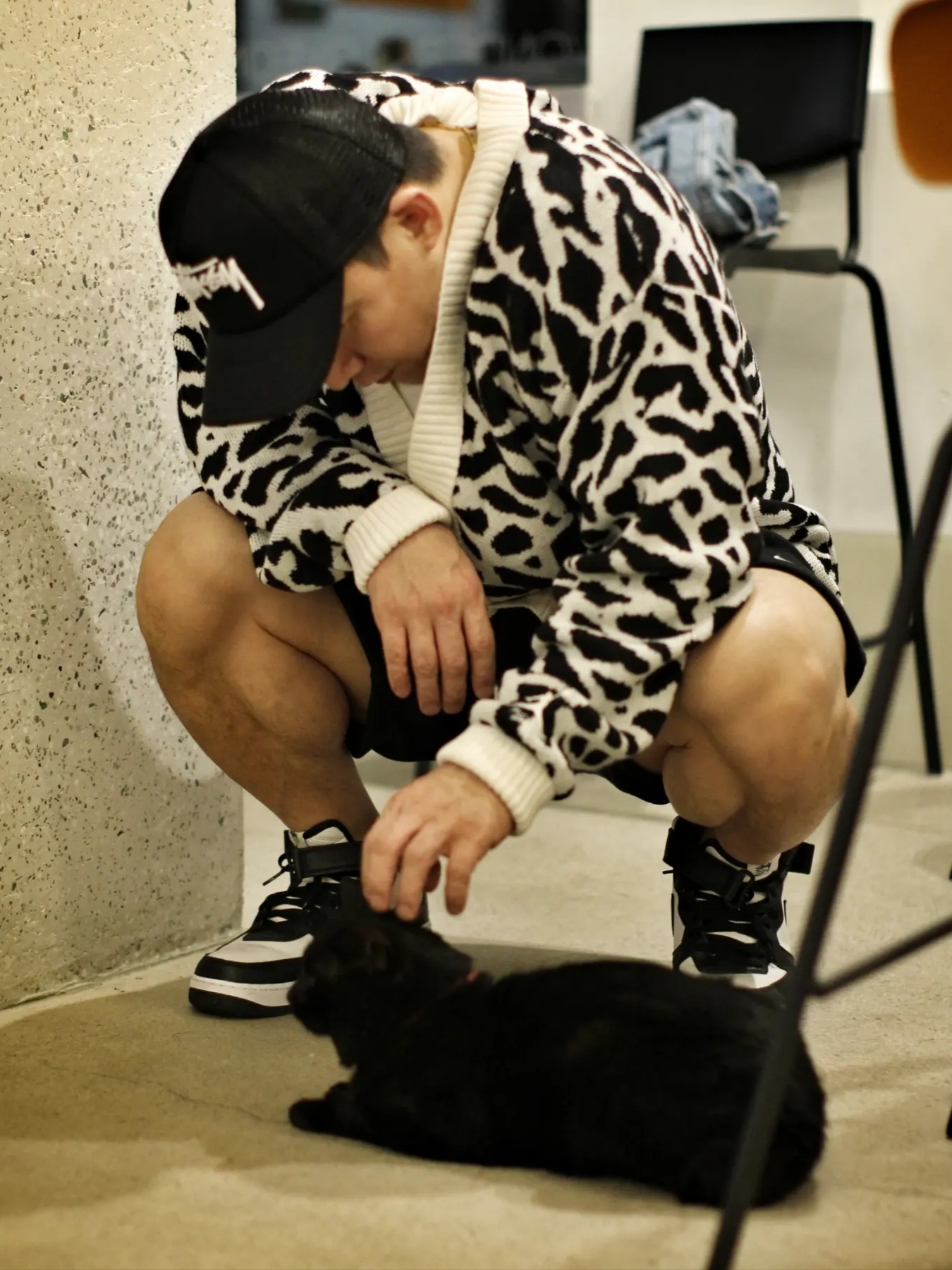 Nike x Stussy Air Force 1 '07 Mid SP Black and Light Bone 착용 스타일 - 1