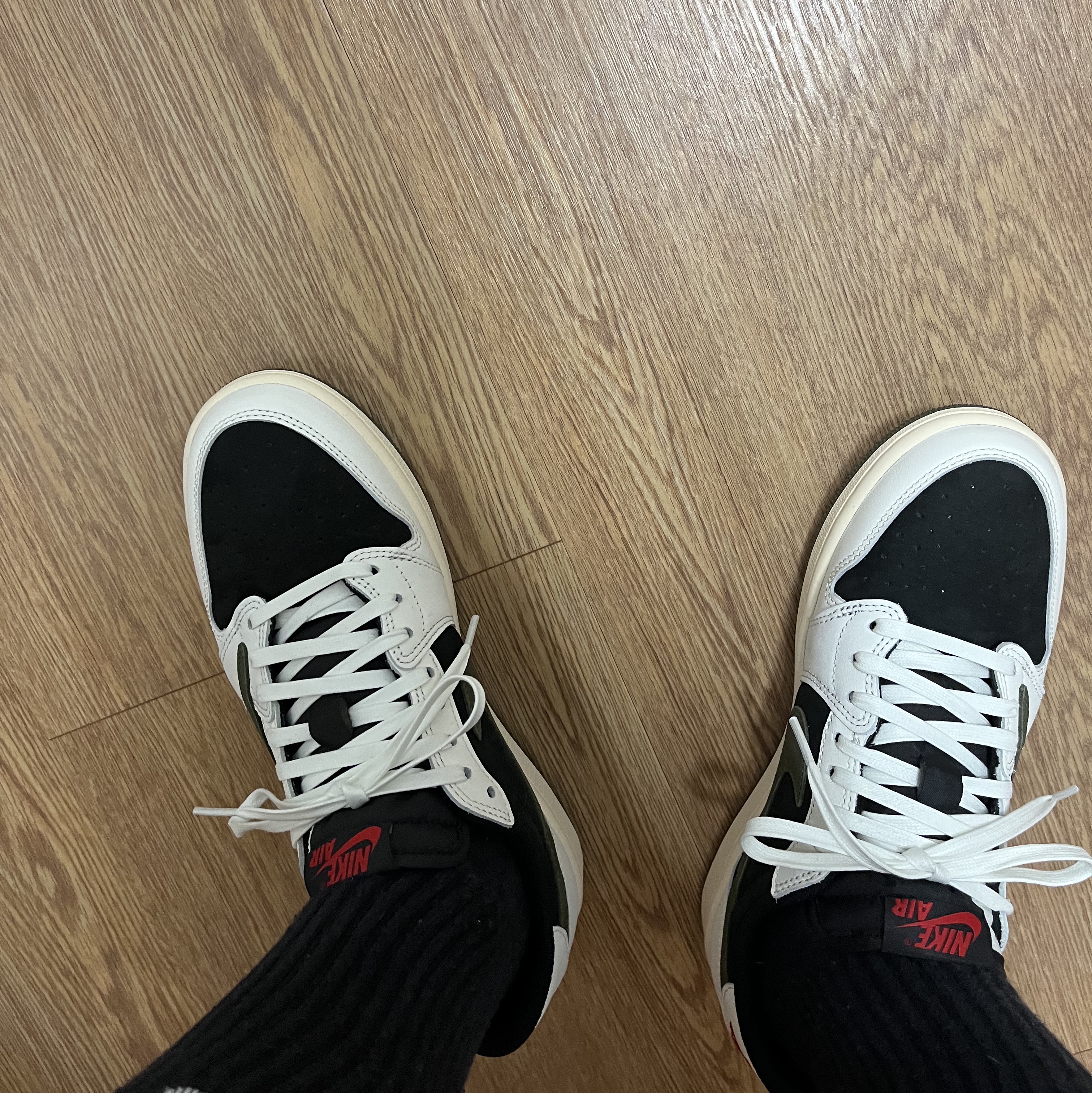 (W) Jordan 1 x Travis Scott Retro Low OG SP Medium Olive 착용 스타일