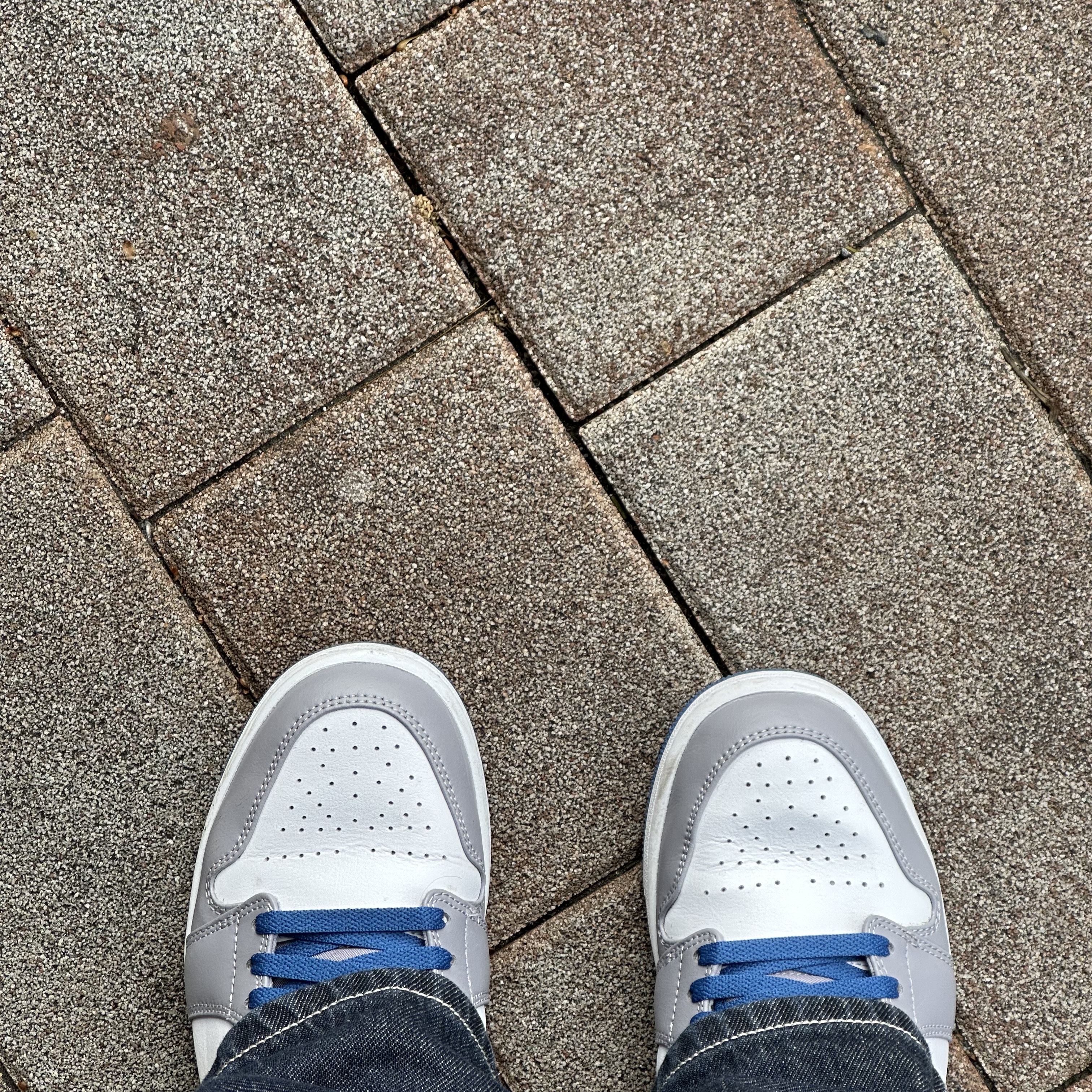 (GS) Jordan 1 Mid Cement Grey True Blue 착용 스타일