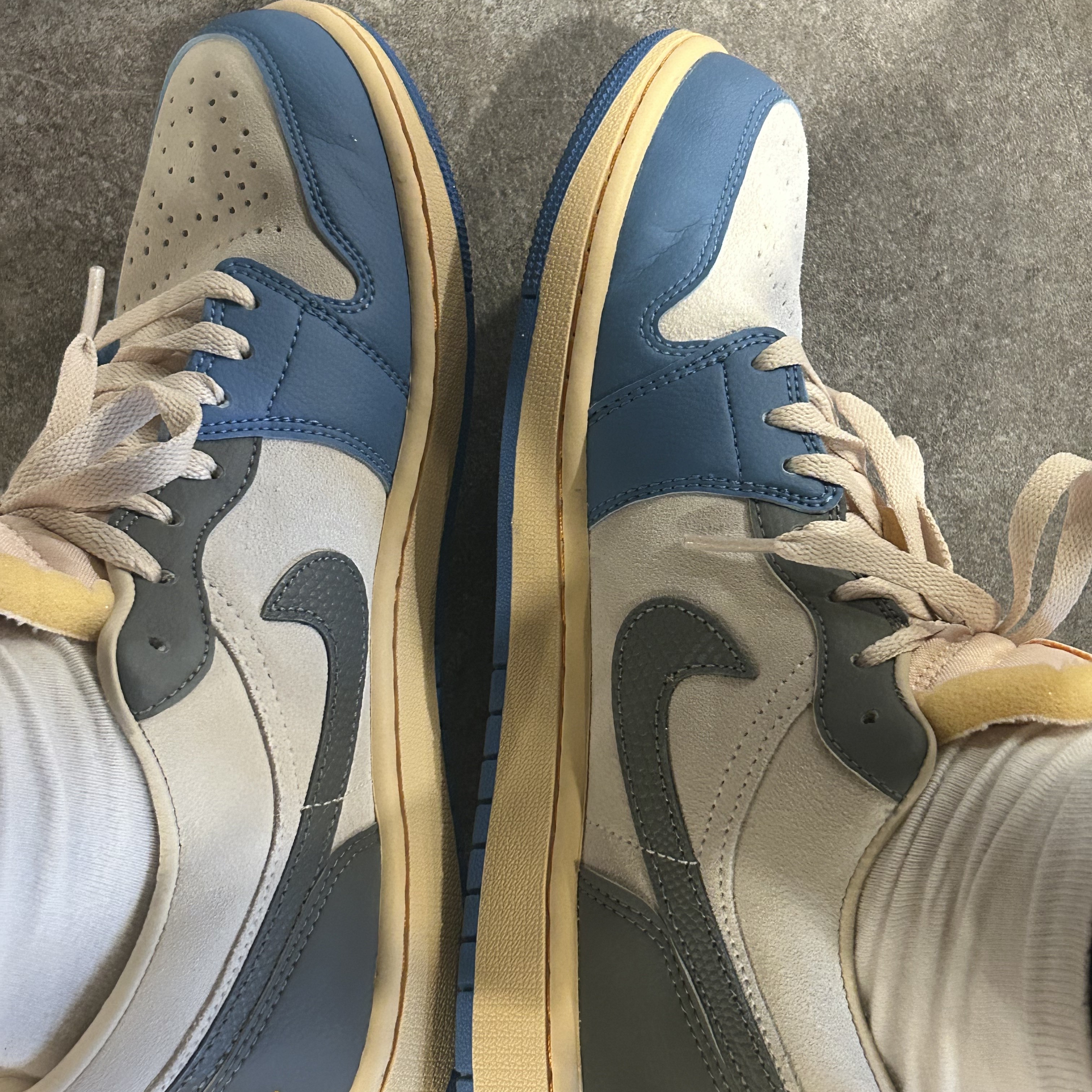 Jordan 1 Low SE Tokyo 96 착용 스타일 - 2