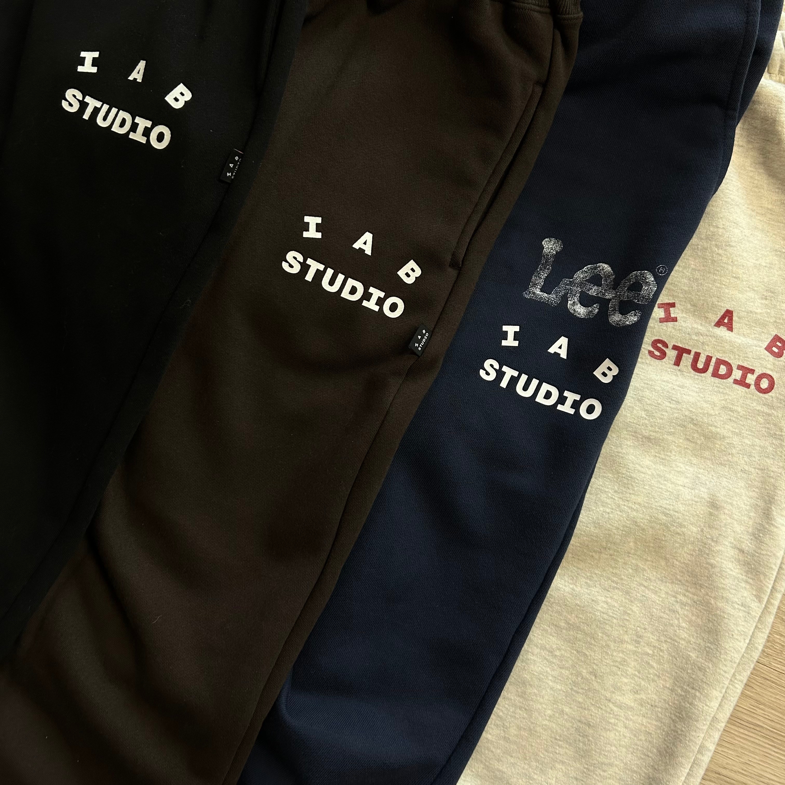 IAB Studio Sweatpants Black White - 23SS, IAB Studio Sweatpants Brown 착용 스타일