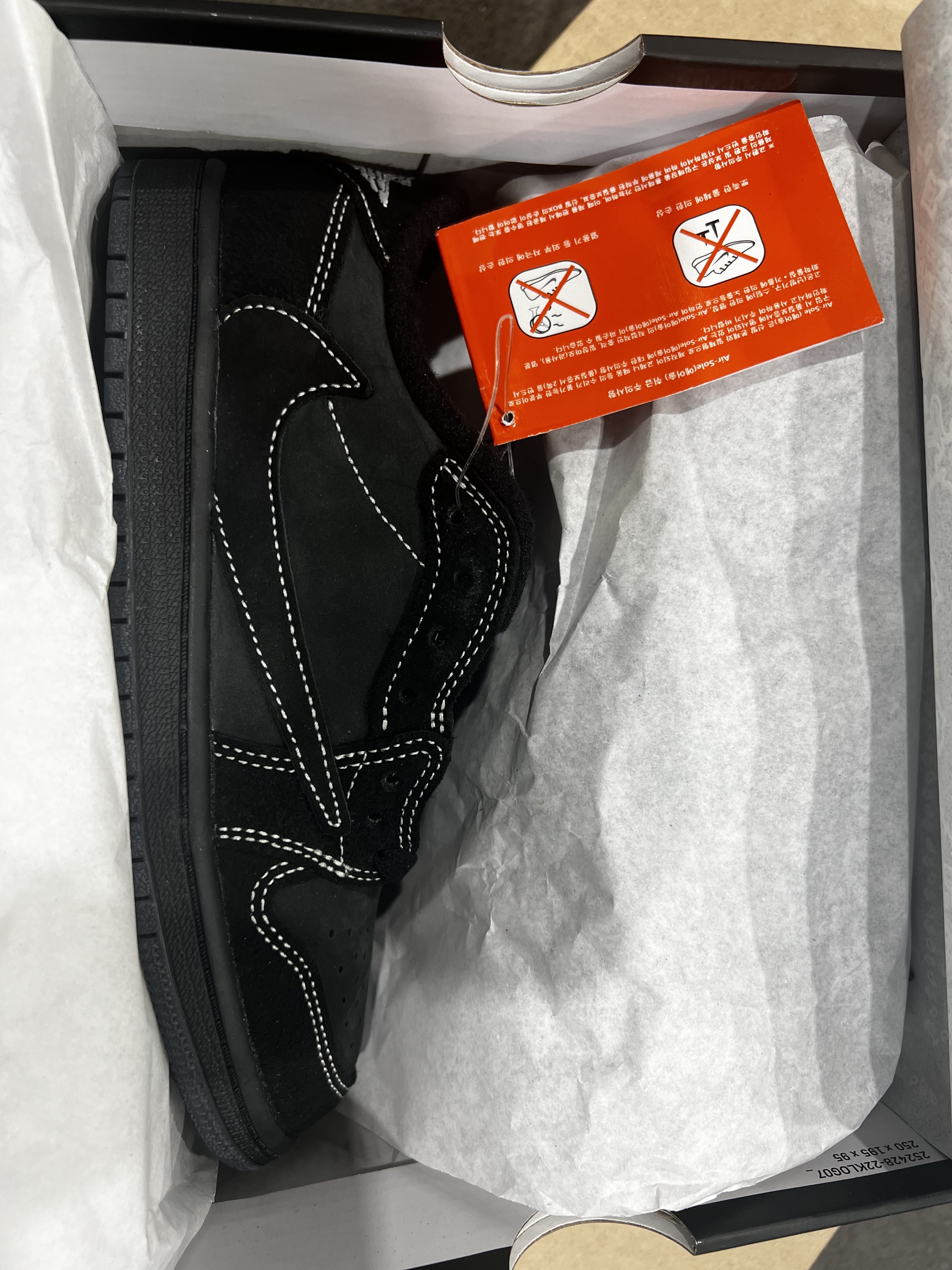 (PS) Jordan 1 x Travis Scott Retro Low OG SP Black Phantom 착용 스타일