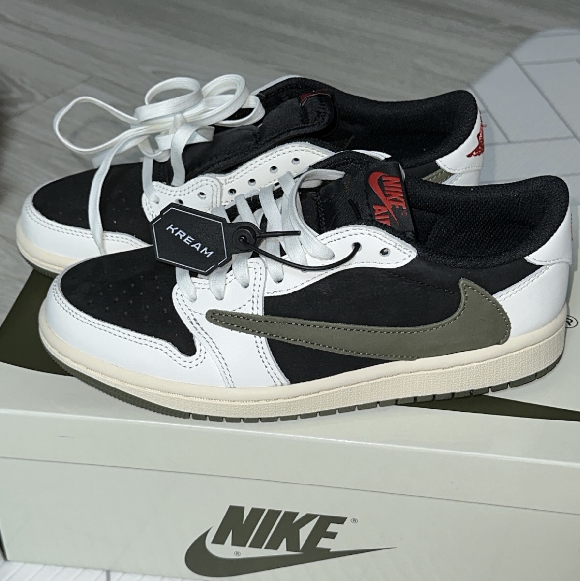 (W) Jordan 1 x Travis Scott Retro Low OG SP Medium Olive 착용 스타일