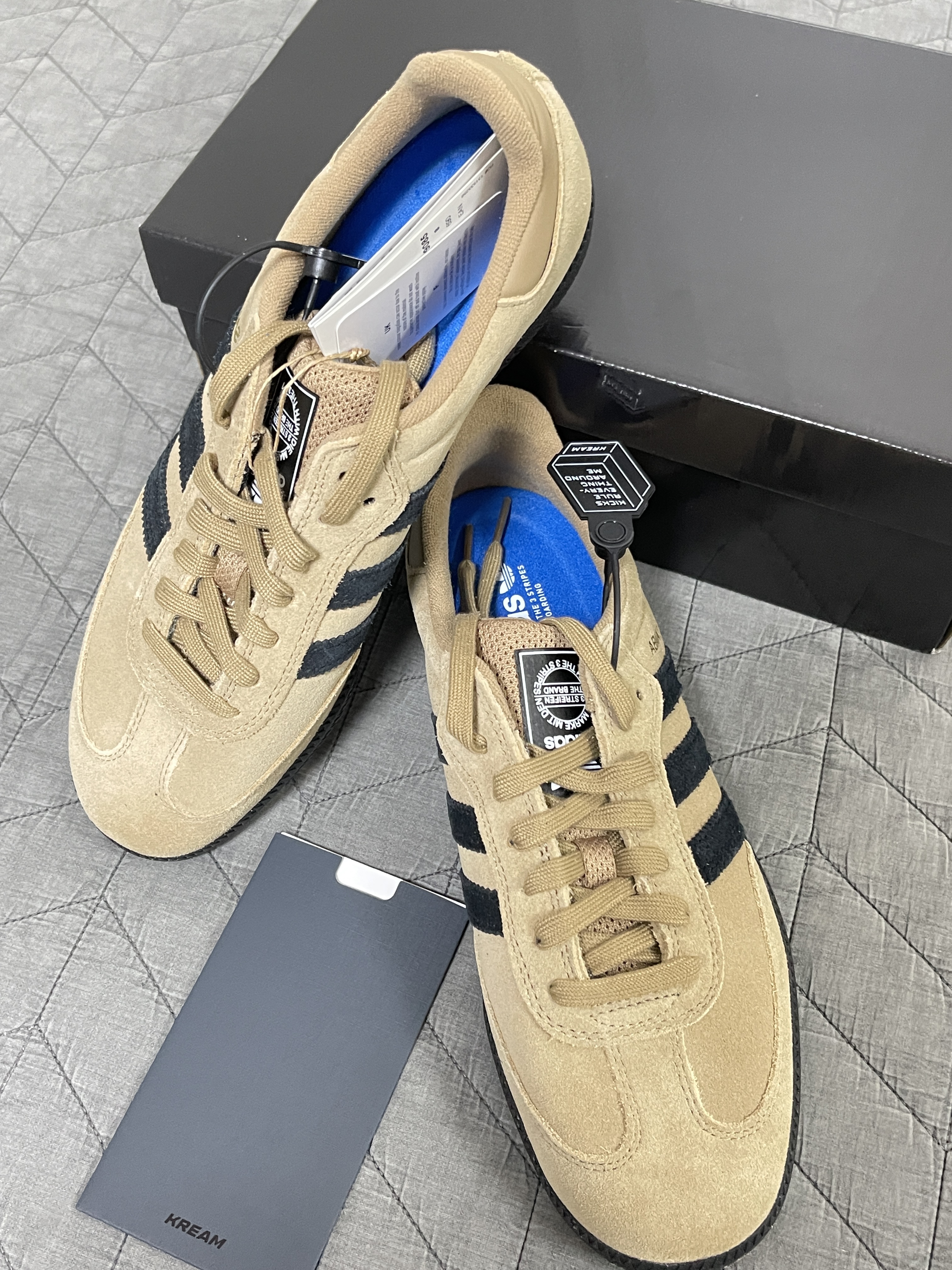 Adidas Samba ADV Cardboard 착용 스타일 - 2