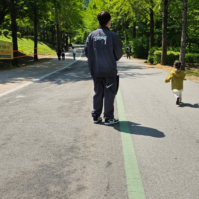 Nike x Stussy Air Force 1 '07 Mid SP Black and Light Bone, Nike x Stussy Windrunner Jacket Off Noir 착용 스타일