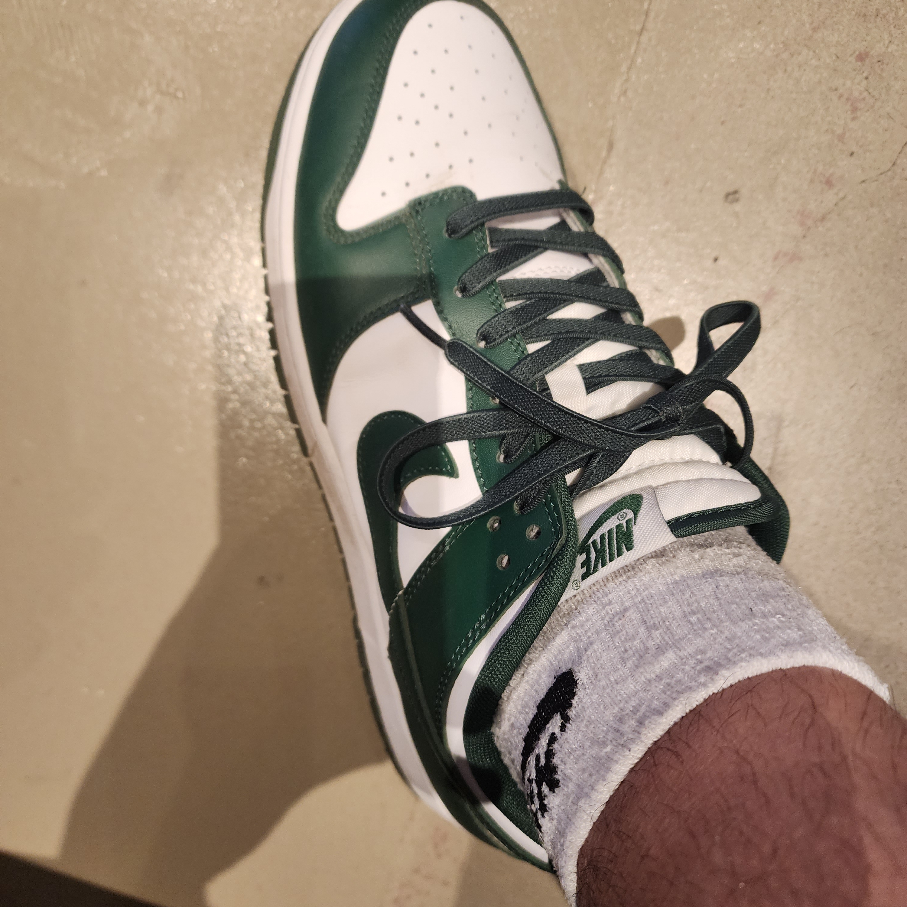 Nike Dunk Low Retro Varsity Green 착용 스타일