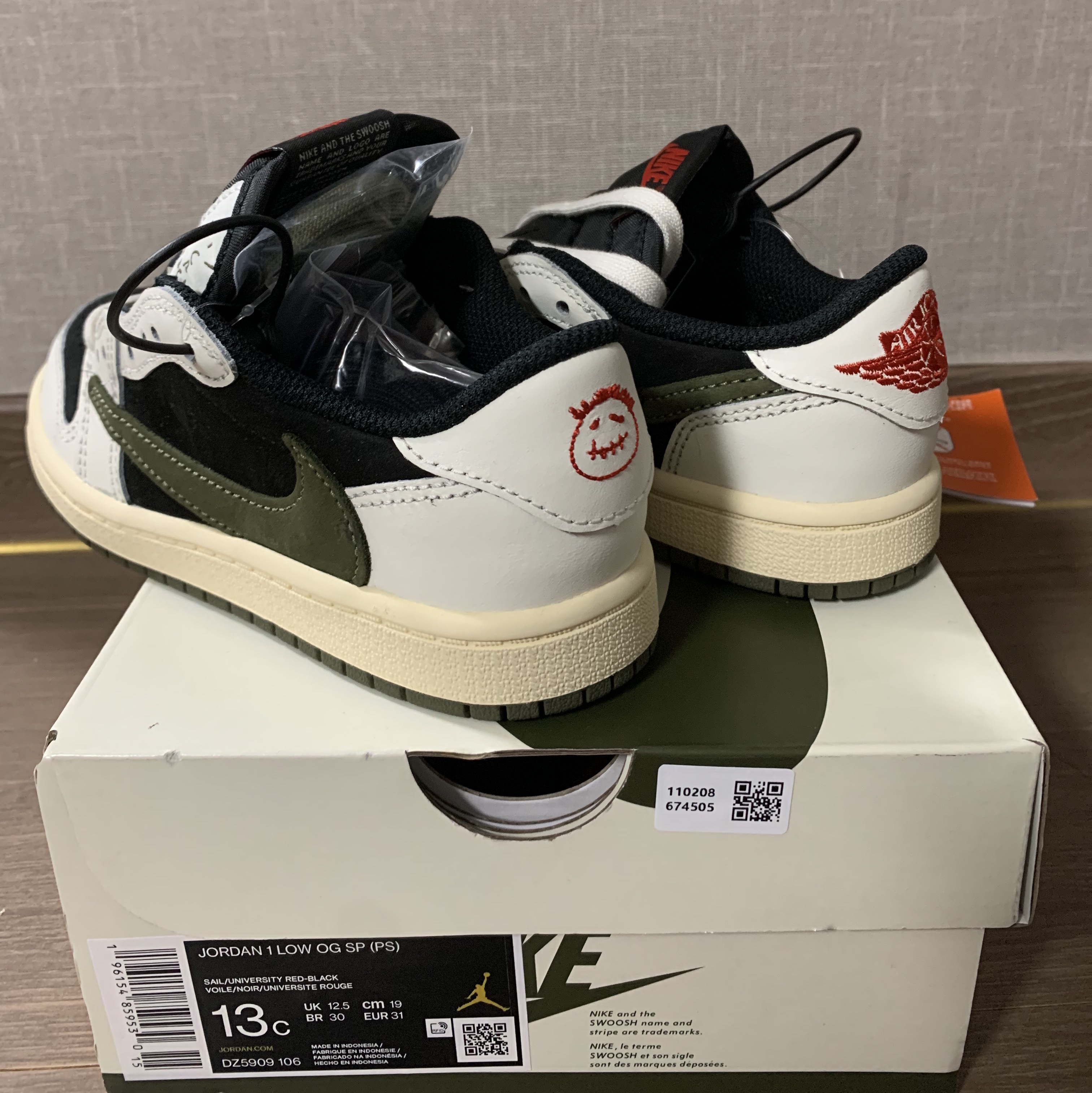 (PS) Jordan 1 x Travis Scott Retro Low OG SP Medium Olive 착용 스타일
