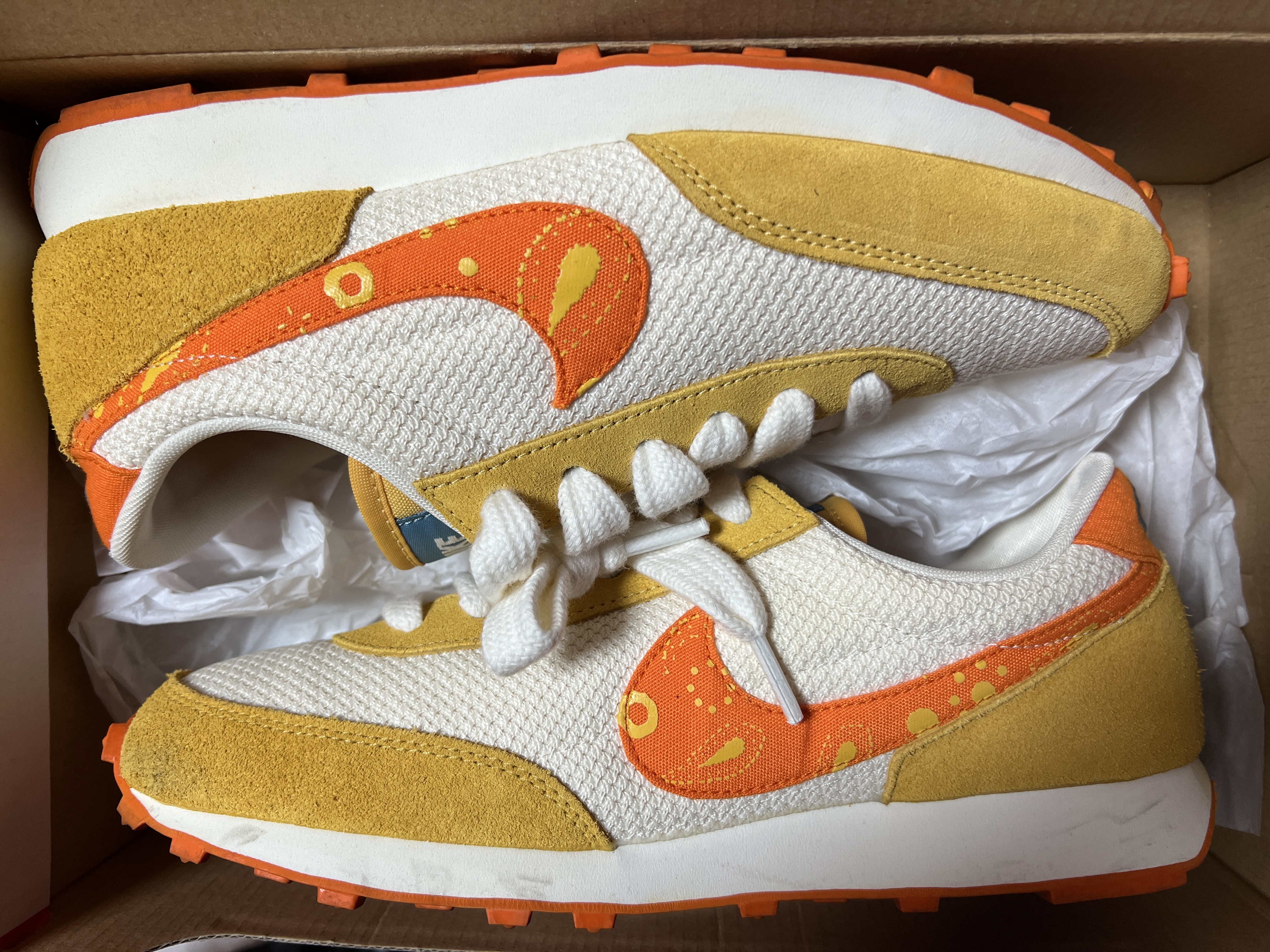 (W) Nike Daybreak Magma Orange 착용 스타일