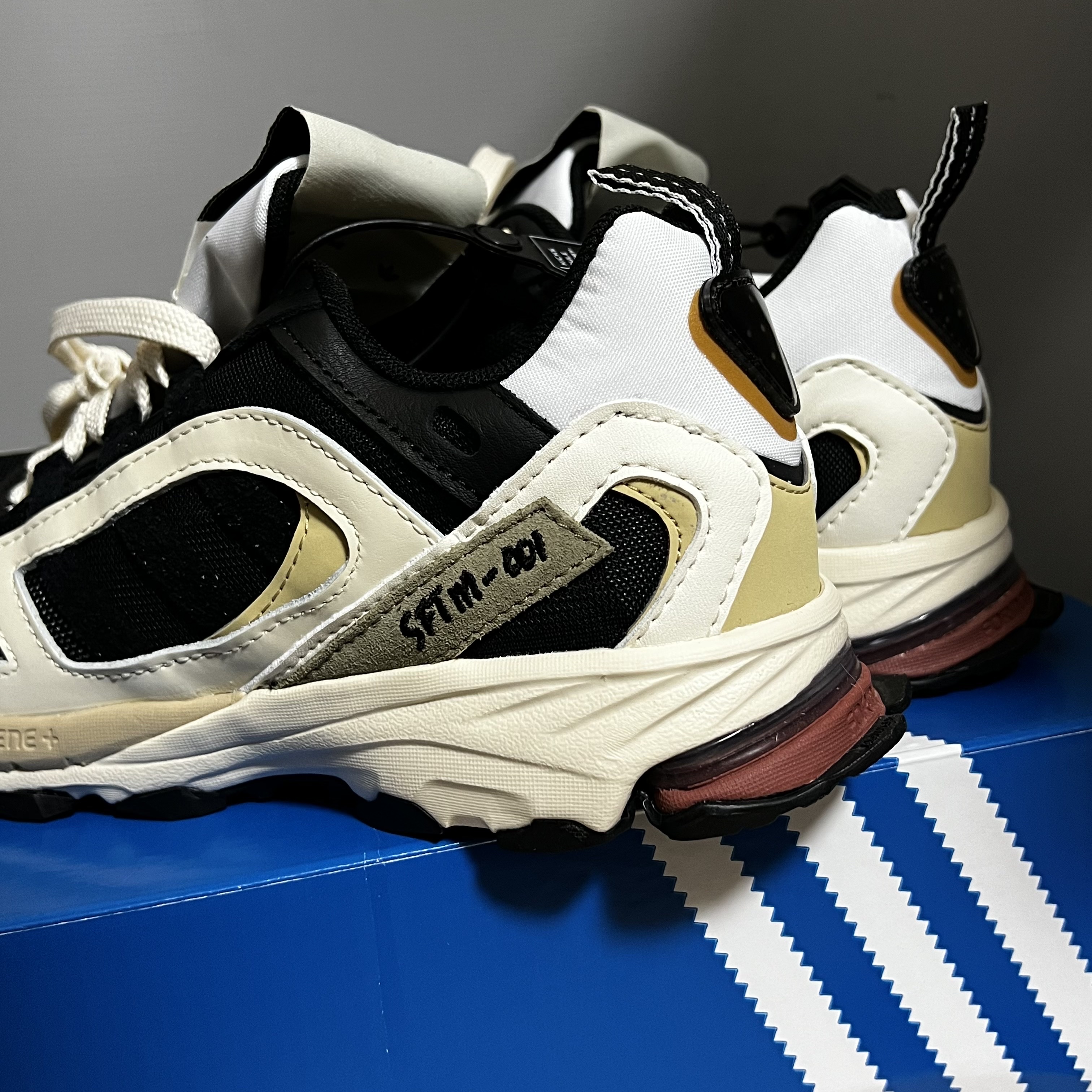 Adidas x Song for the Mute Shadowturf Core Black 착용 스타일 - 2