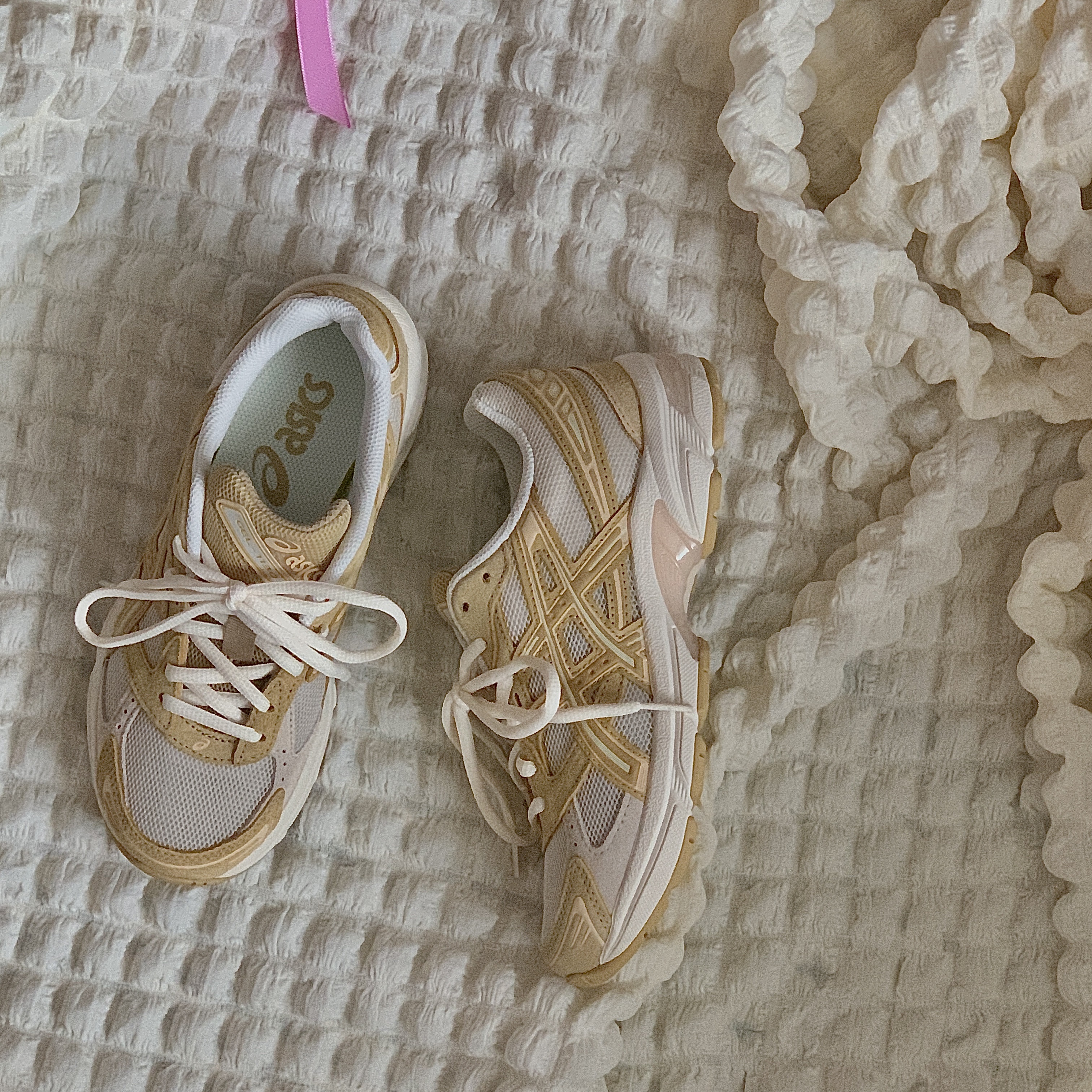 Asics Gel-1130 Vanilla Mineral Brown 착용 스타일