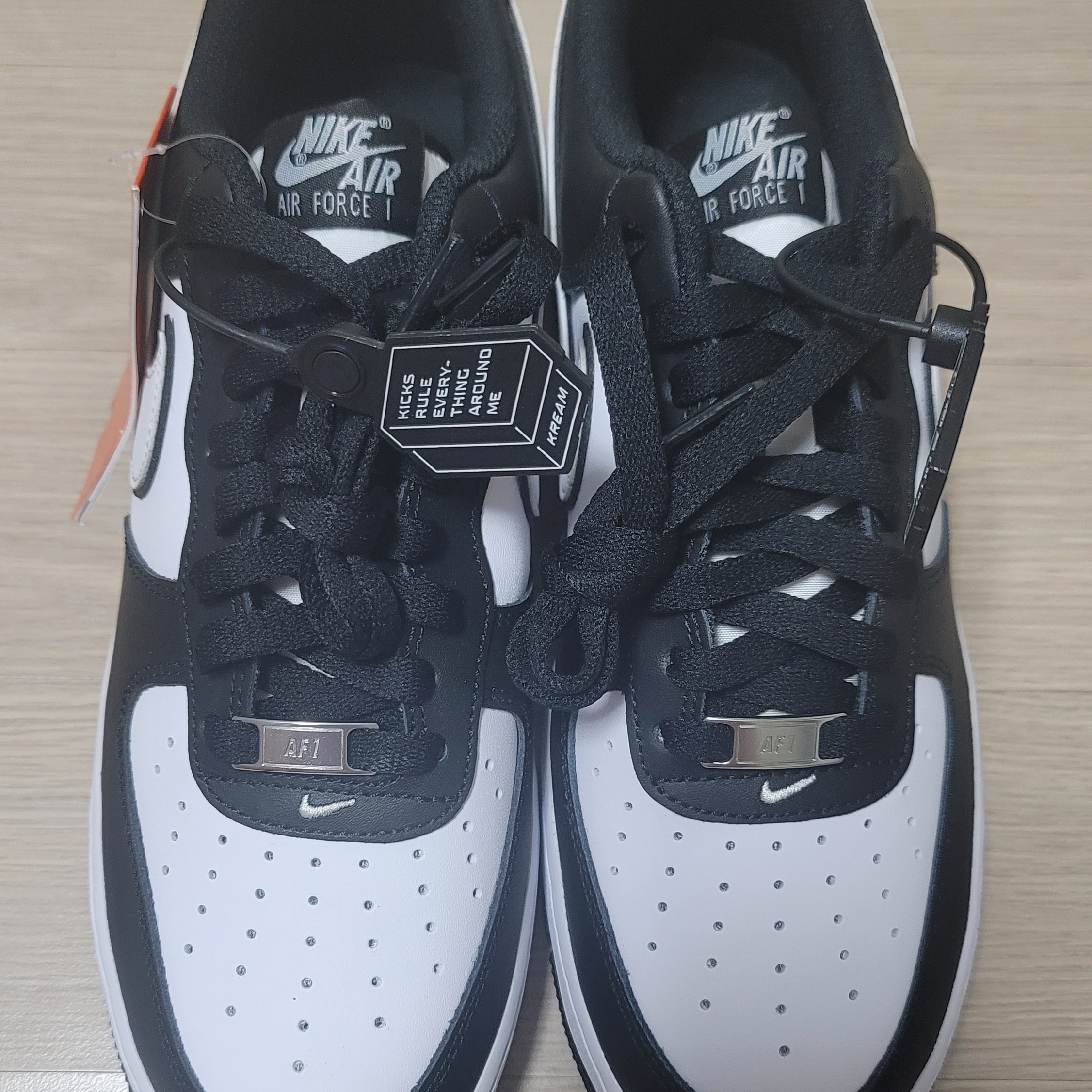 Nike Air Force 1 '07 Black White 착용 스타일