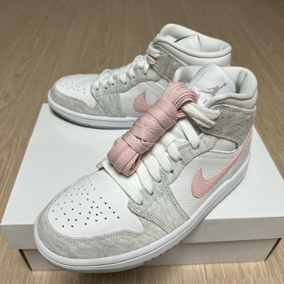 (W) Jordan 1 Mid SE Light Iron Ore 착용 스타일