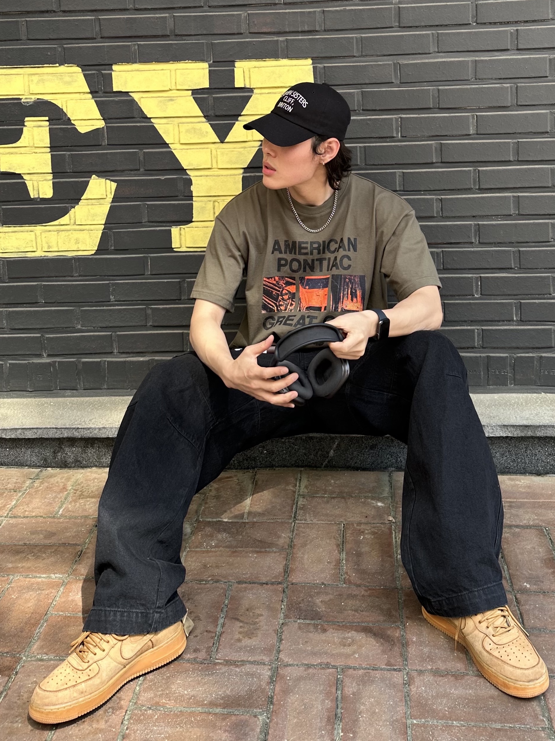 Nike Air Force 1 High '07 LV8 WB Flax, Apple AirPods Max Lightning Space Gray (Korean Ver.) 착용 스타일 - 2