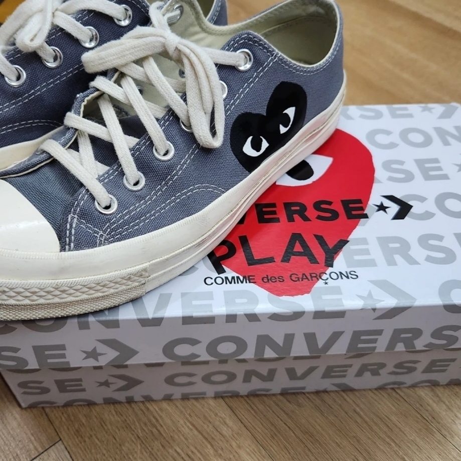 Converse x Play Comme des Garcons Chuck 70 Ox Steel Gray 착용 스타일