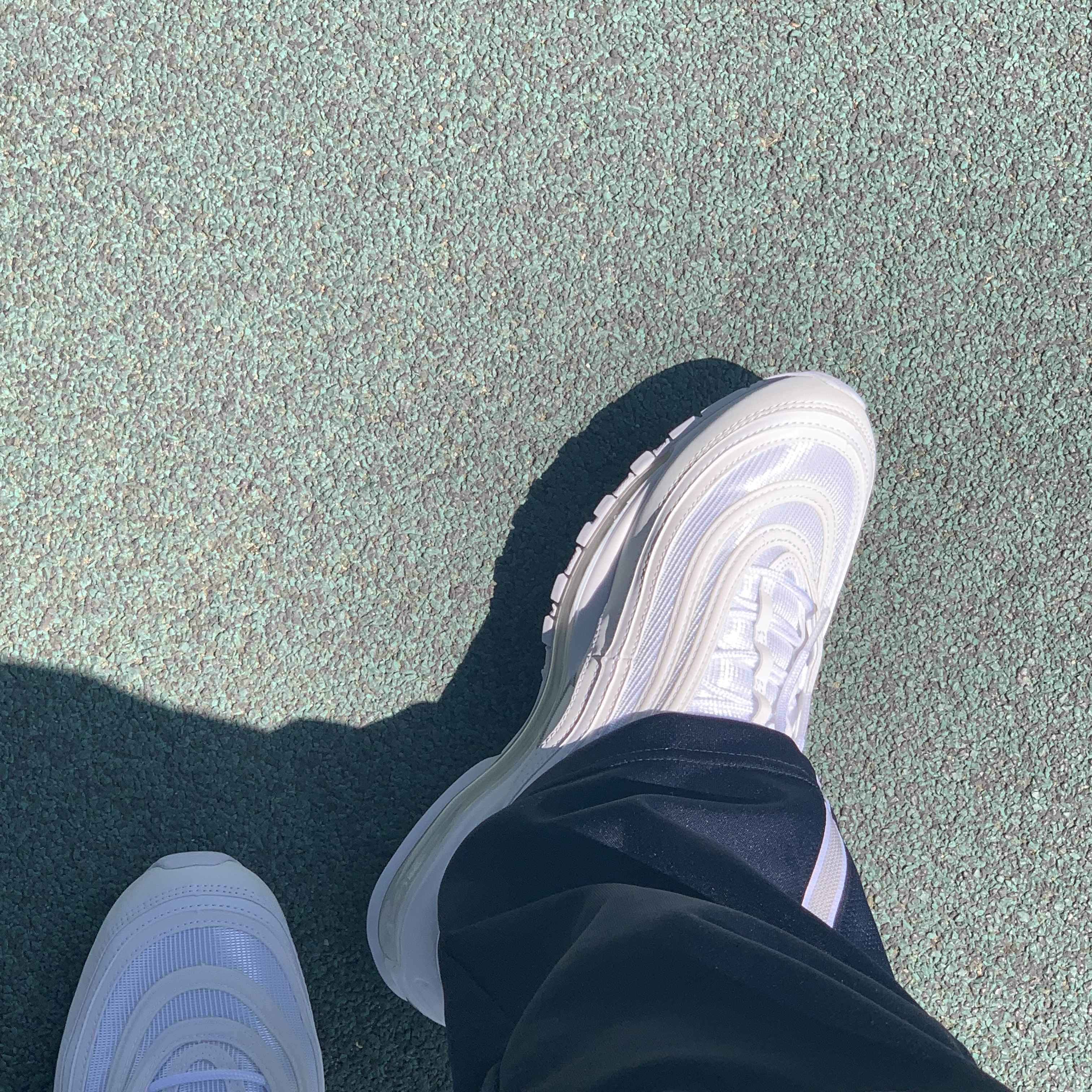 Nike Air Max 97 Triple White Wolf Grey 착용 스타일